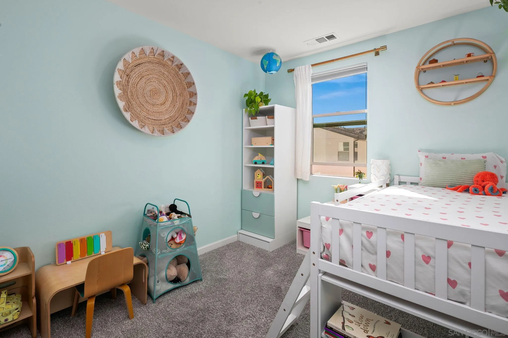 https://cdn.realtyfeed.com/cdn/127/260023270/32fb24d45c9baf26d7ad05c23726efef.webp