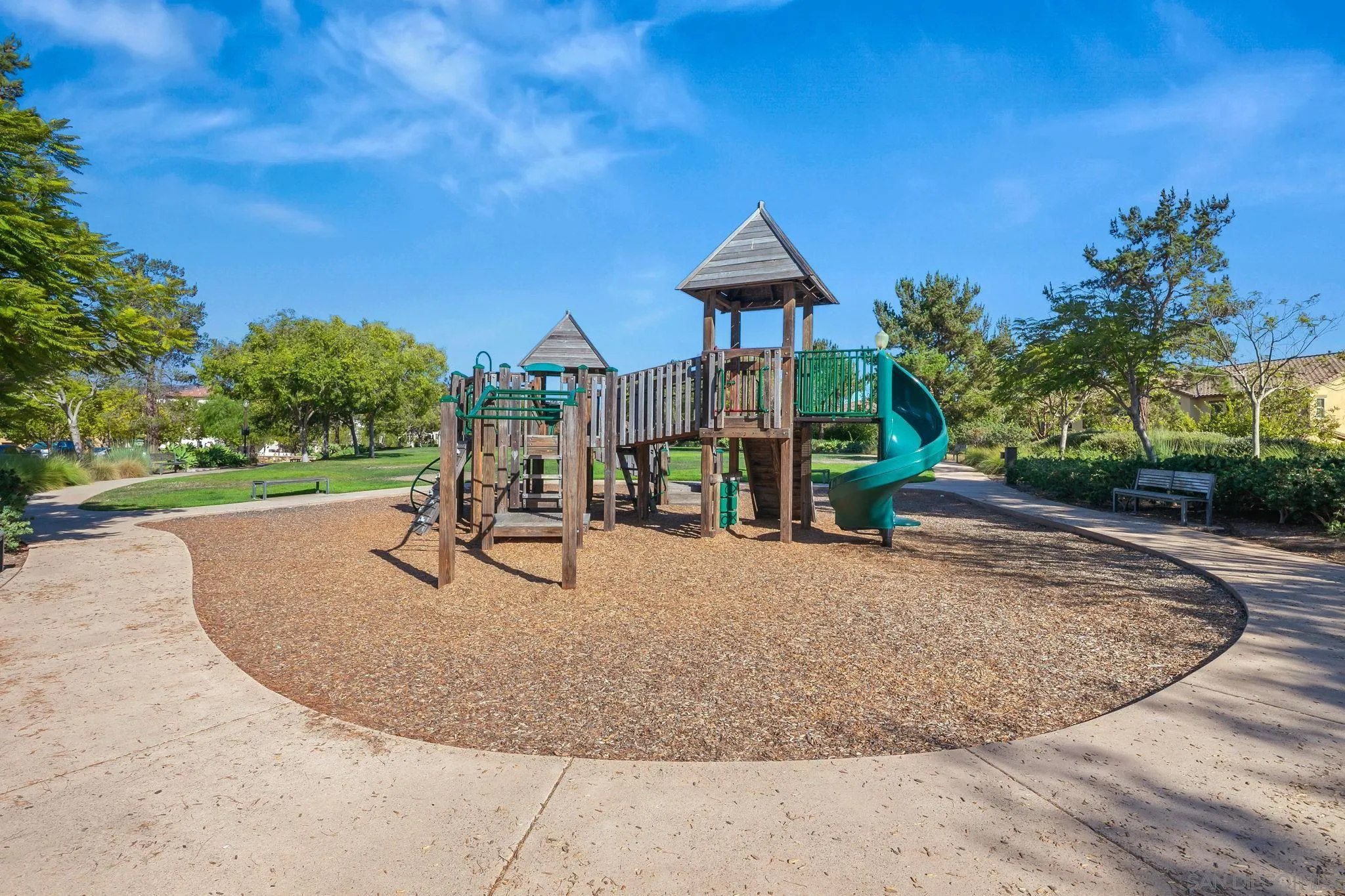 https://cdn.realtyfeed.com/cdn/127/260023270/3ee0f3bb1fdc4b319e0569680b0bfdca.webp