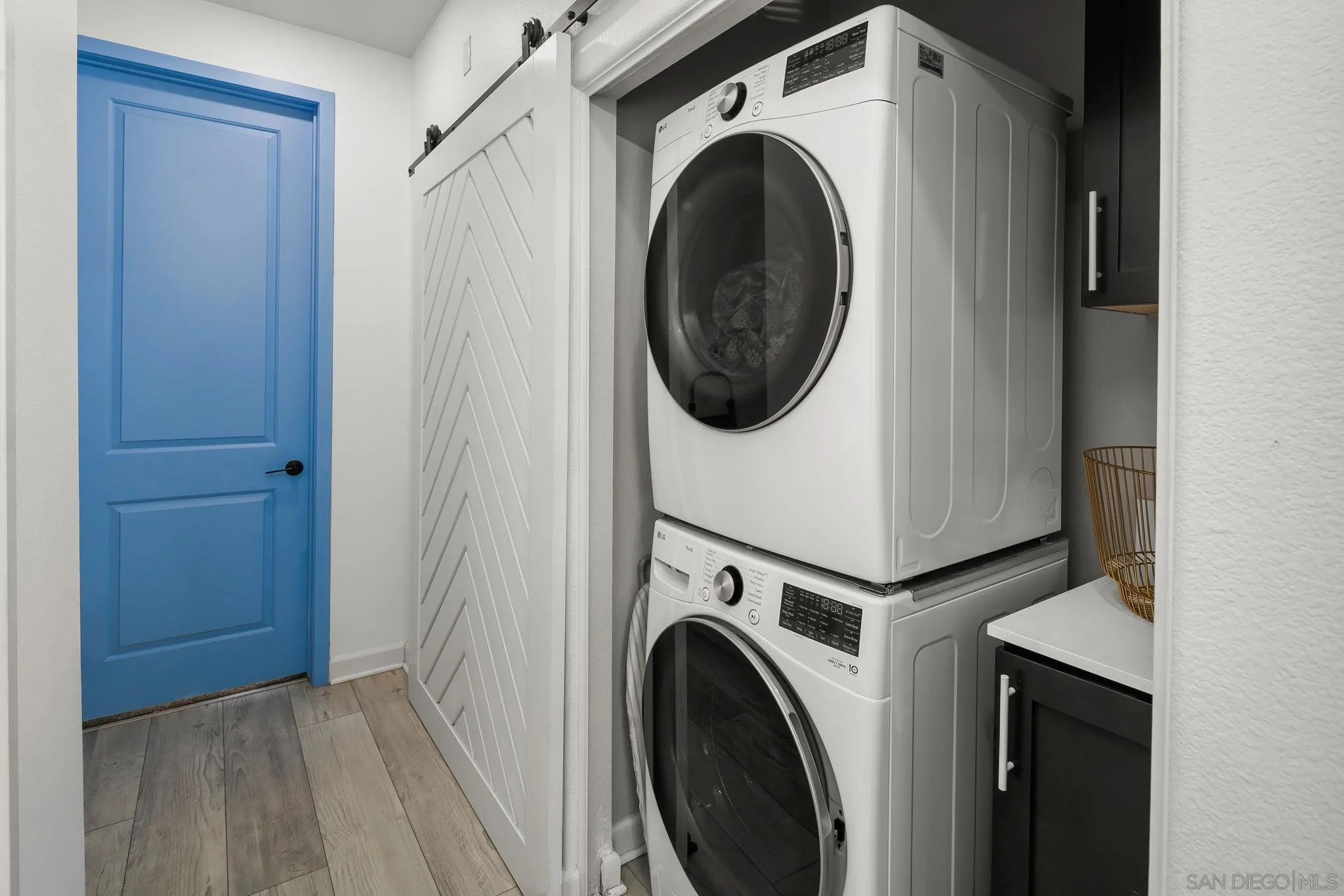 https://cdn.realtyfeed.com/cdn/127/260023270/562645f7cf095625016d3c0b4a807109.webp