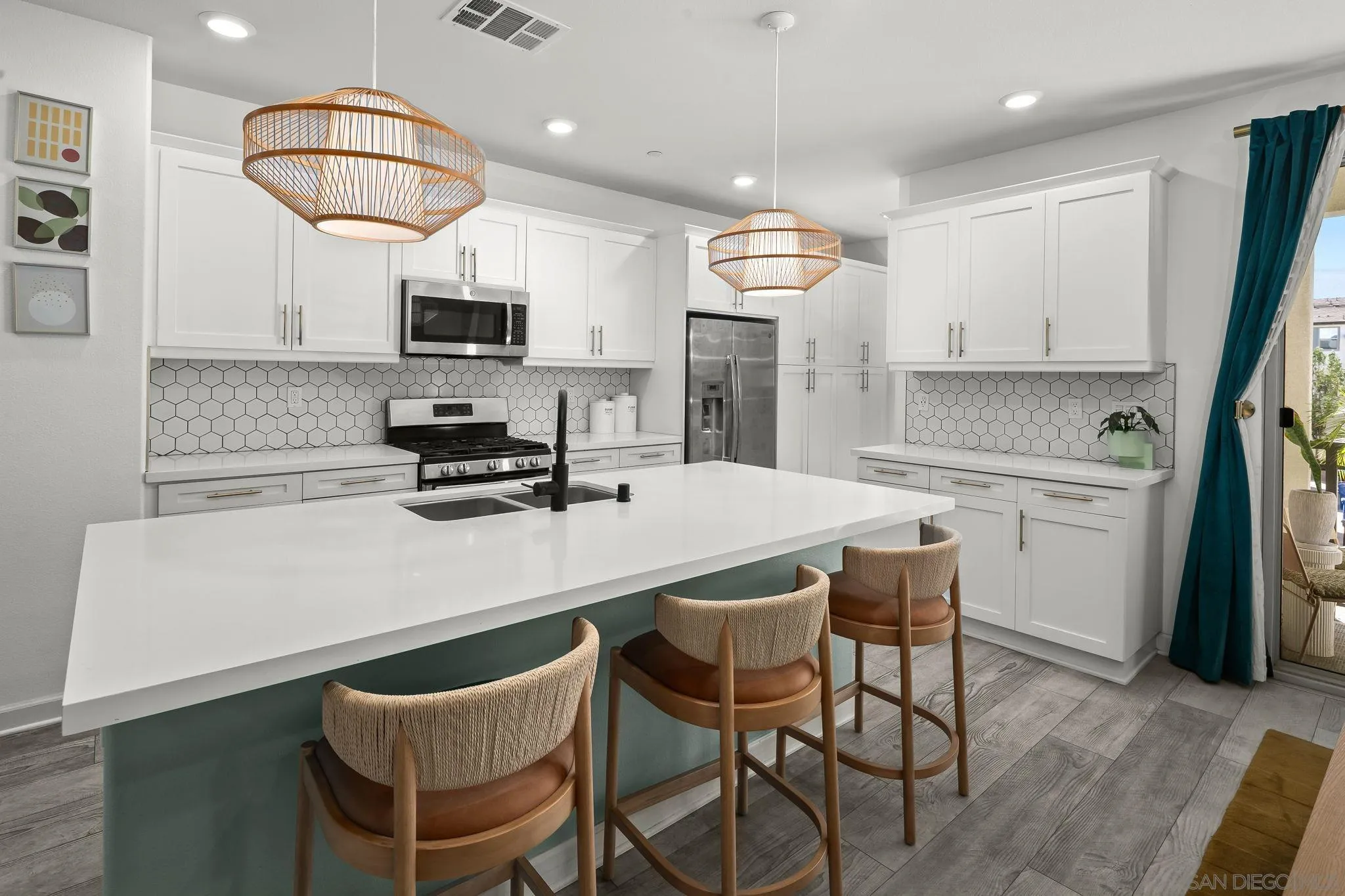 https://cdn.realtyfeed.com/cdn/127/260023270/7985192b08d33066f7129efc33e76997.webp