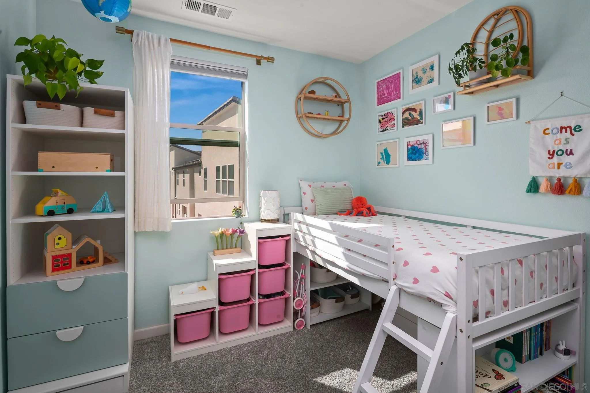 https://cdn.realtyfeed.com/cdn/127/260023270/7b05dd134c18453c765fd2b24d9f9912.webp