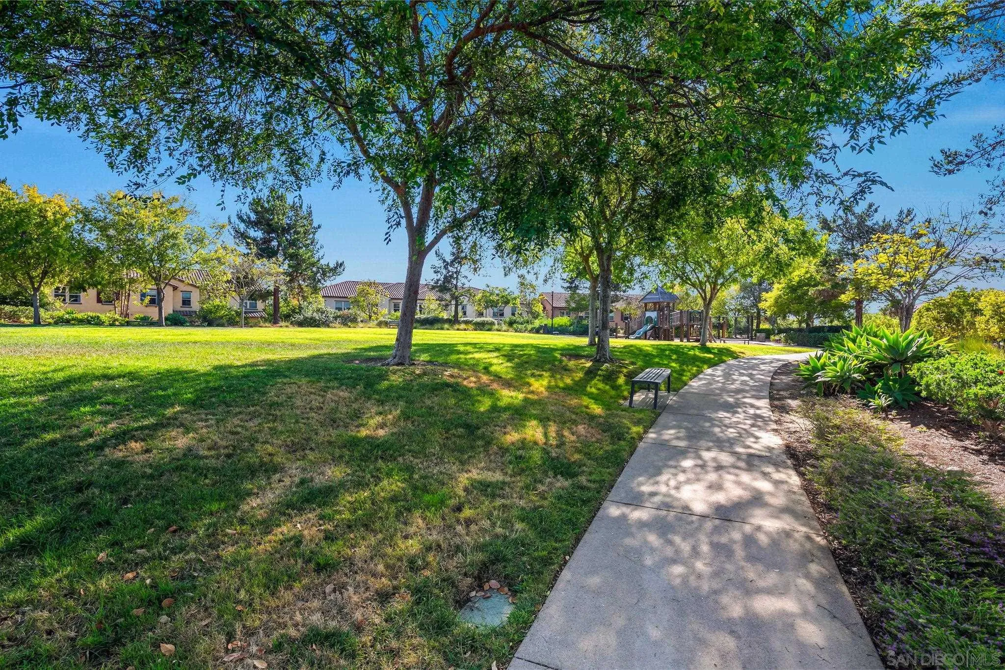 https://cdn.realtyfeed.com/cdn/127/260023270/b64ef2eaf5e7ea4d079309a971e8453e.webp