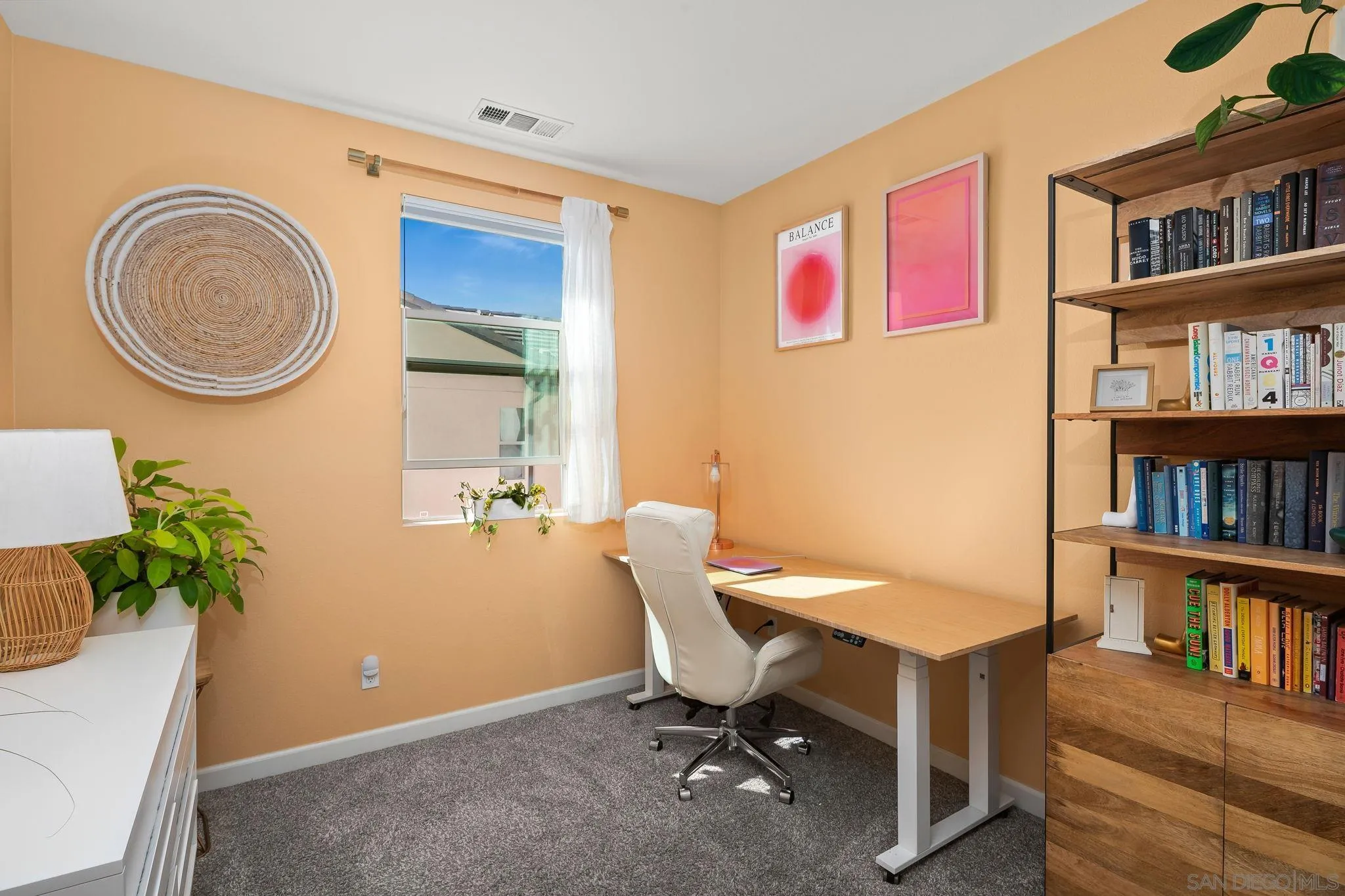 https://cdn.realtyfeed.com/cdn/127/260023270/e14810168803f7eb54709752bc5f61f1.webp