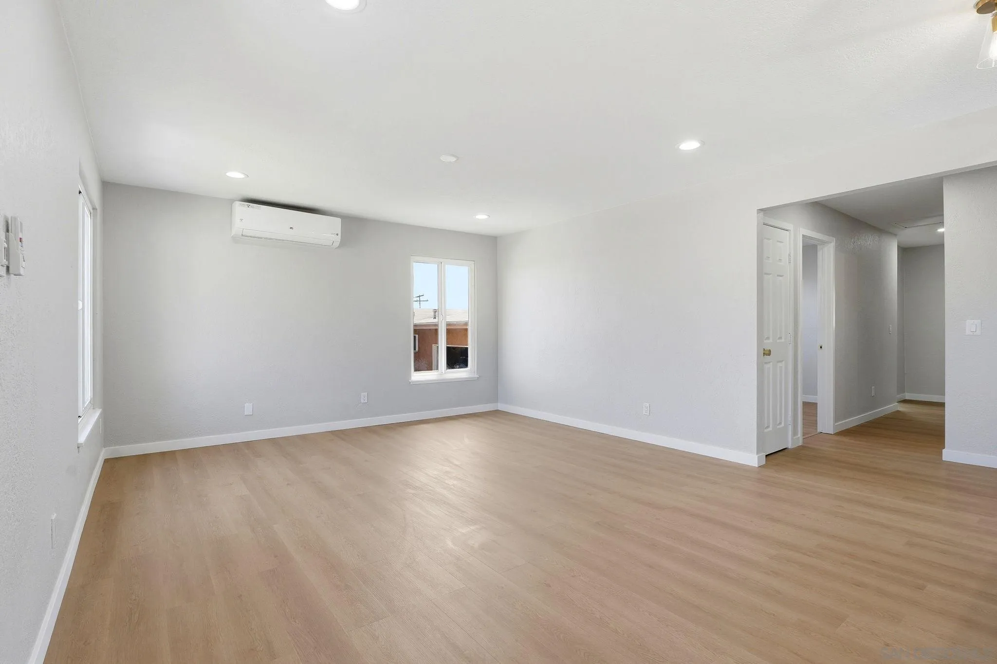 https://cdn.realtyfeed.com/cdn/127/260023274/1af3cf9b9a479d6fd97bfce5b14371ee.webp