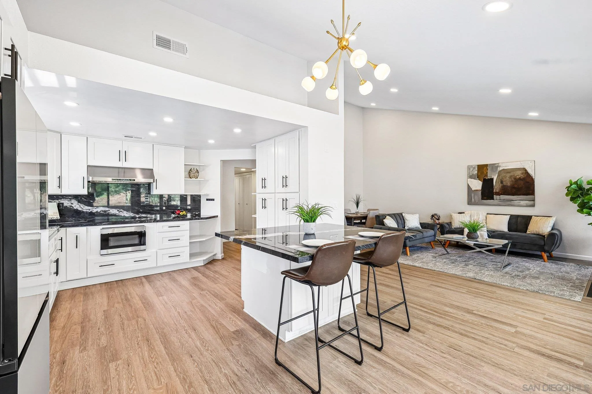 https://cdn.realtyfeed.com/cdn/127/260023277/3289f686727bd79b41422551142f82d0.webp