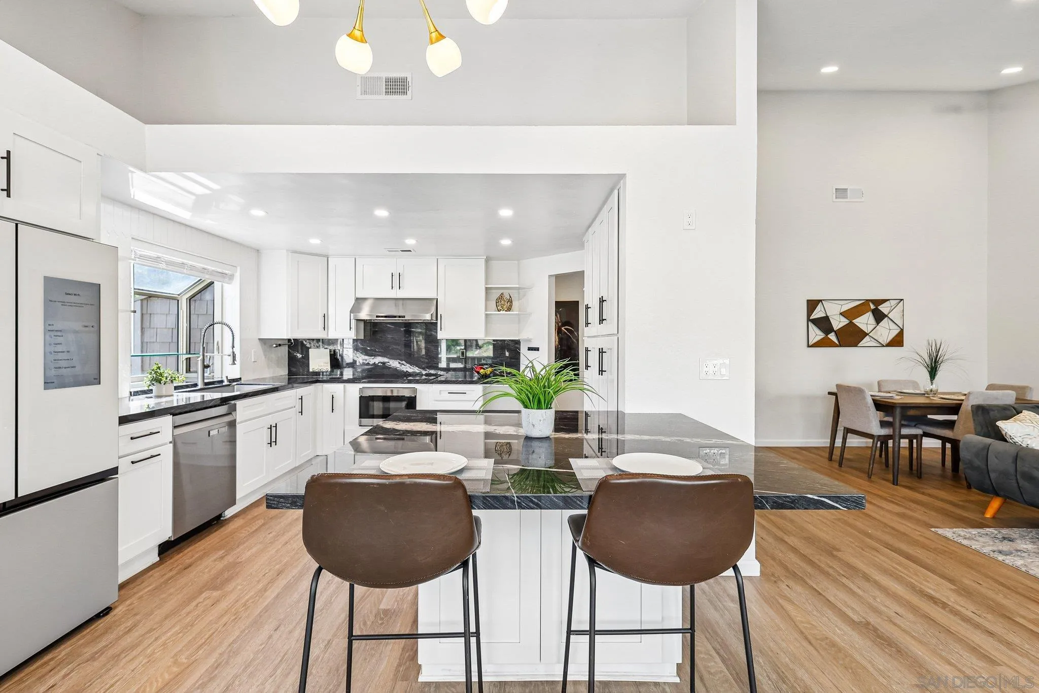 https://cdn.realtyfeed.com/cdn/127/260023277/5376c3af4176ffbe100dd7edf99e0ed6.webp