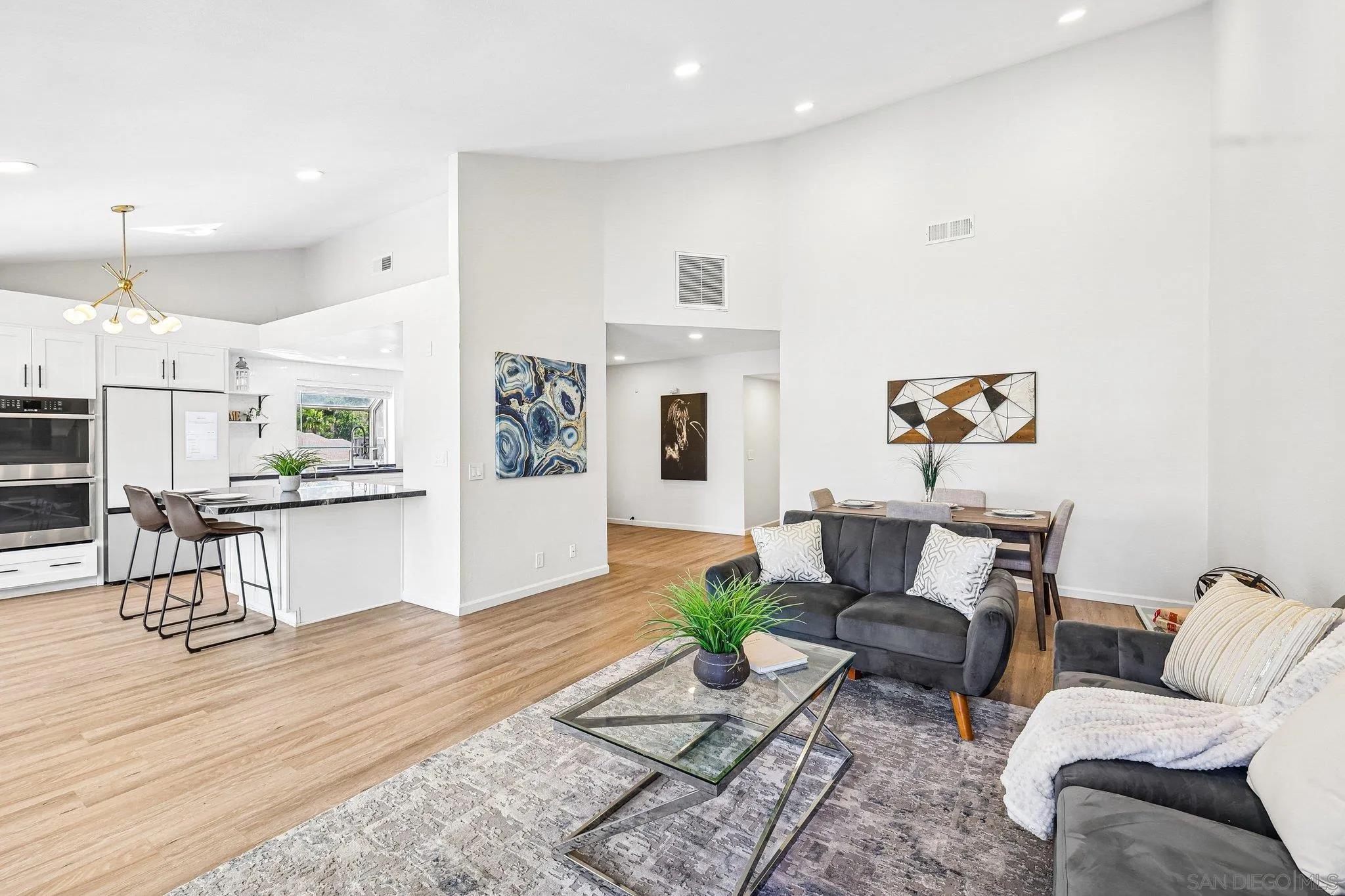 https://cdn.realtyfeed.com/cdn/127/260023277/87497d7637e6f19dd406077034bc648e.webp