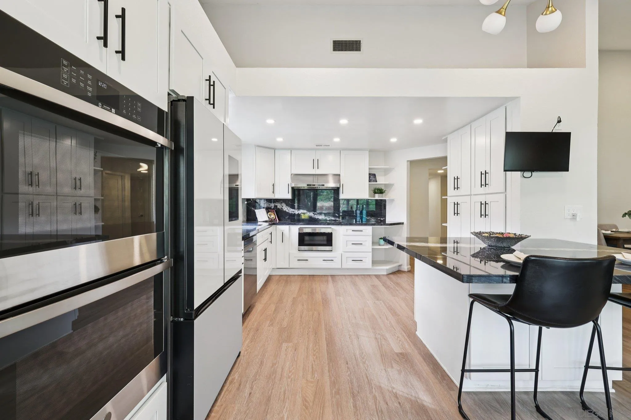 https://cdn.realtyfeed.com/cdn/127/260023277/f4daf3526af093e080a747e422838f76.webp