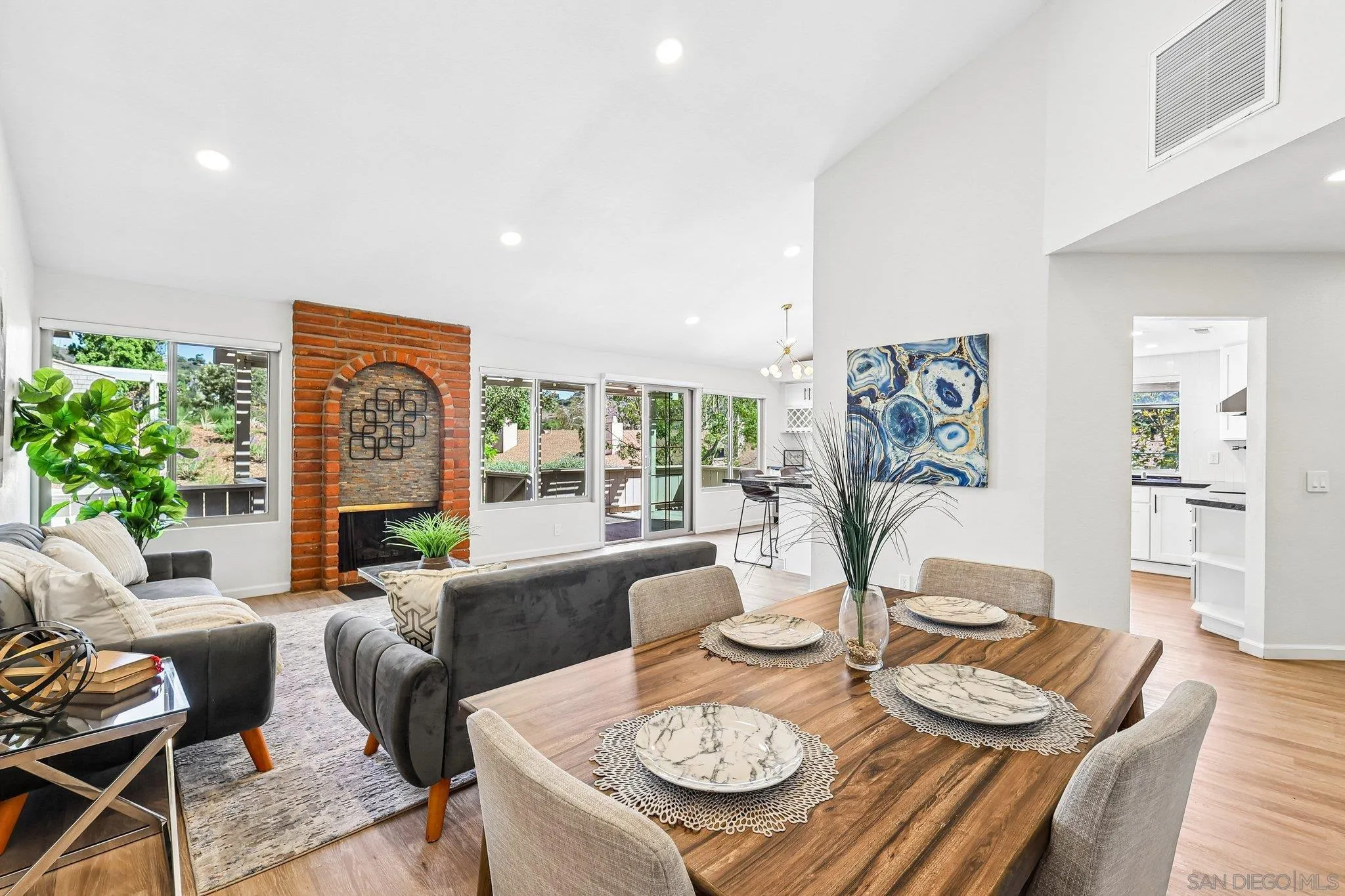 https://cdn.realtyfeed.com/cdn/127/260023277/f6ad059798897a845ce2df5aa5fd1c73.webp