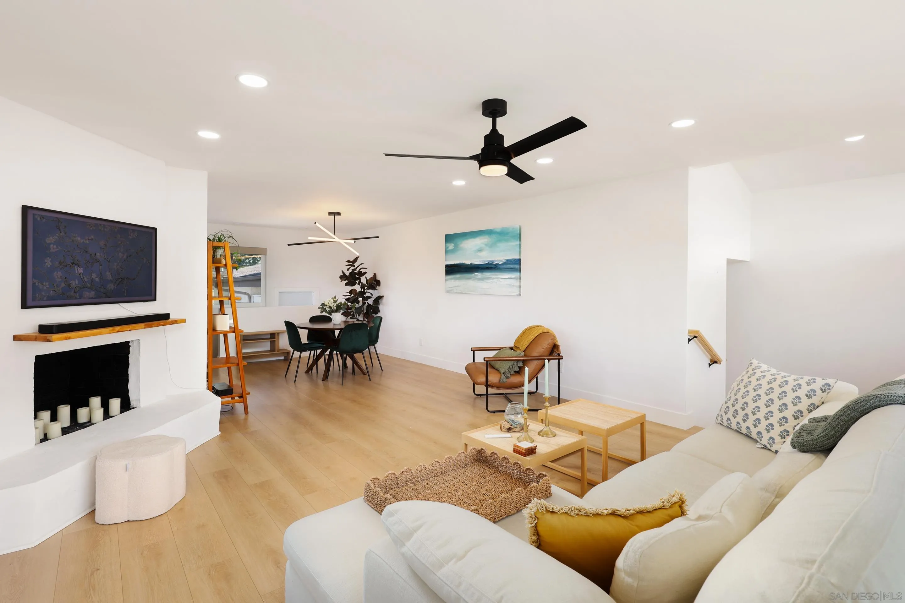 https://cdn.realtyfeed.com/cdn/127/260023278/2e5a3d636c37f9d583f63173df563dc6.webp
