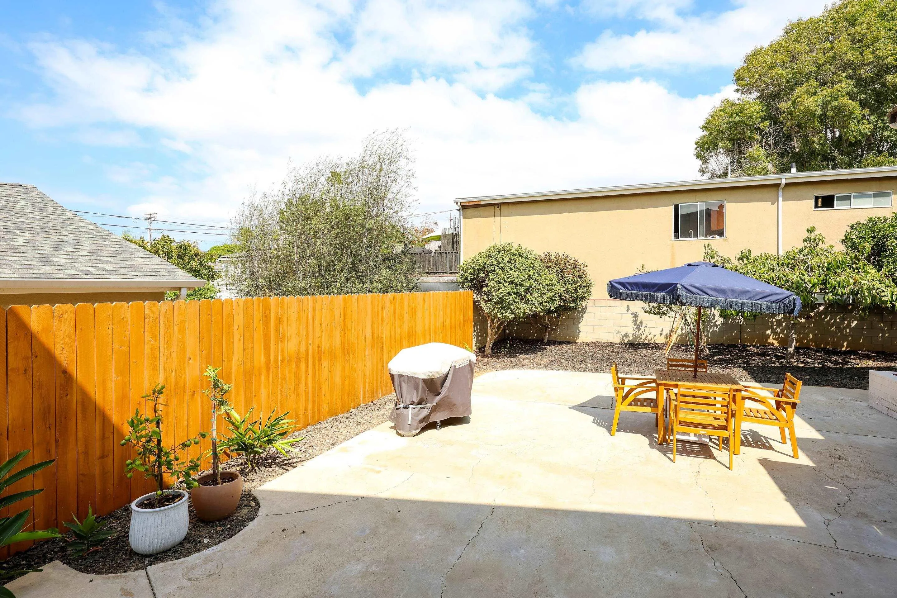 https://cdn.realtyfeed.com/cdn/127/260023278/8fa3823e9c0c236d5b78dd29e41ea29d.webp