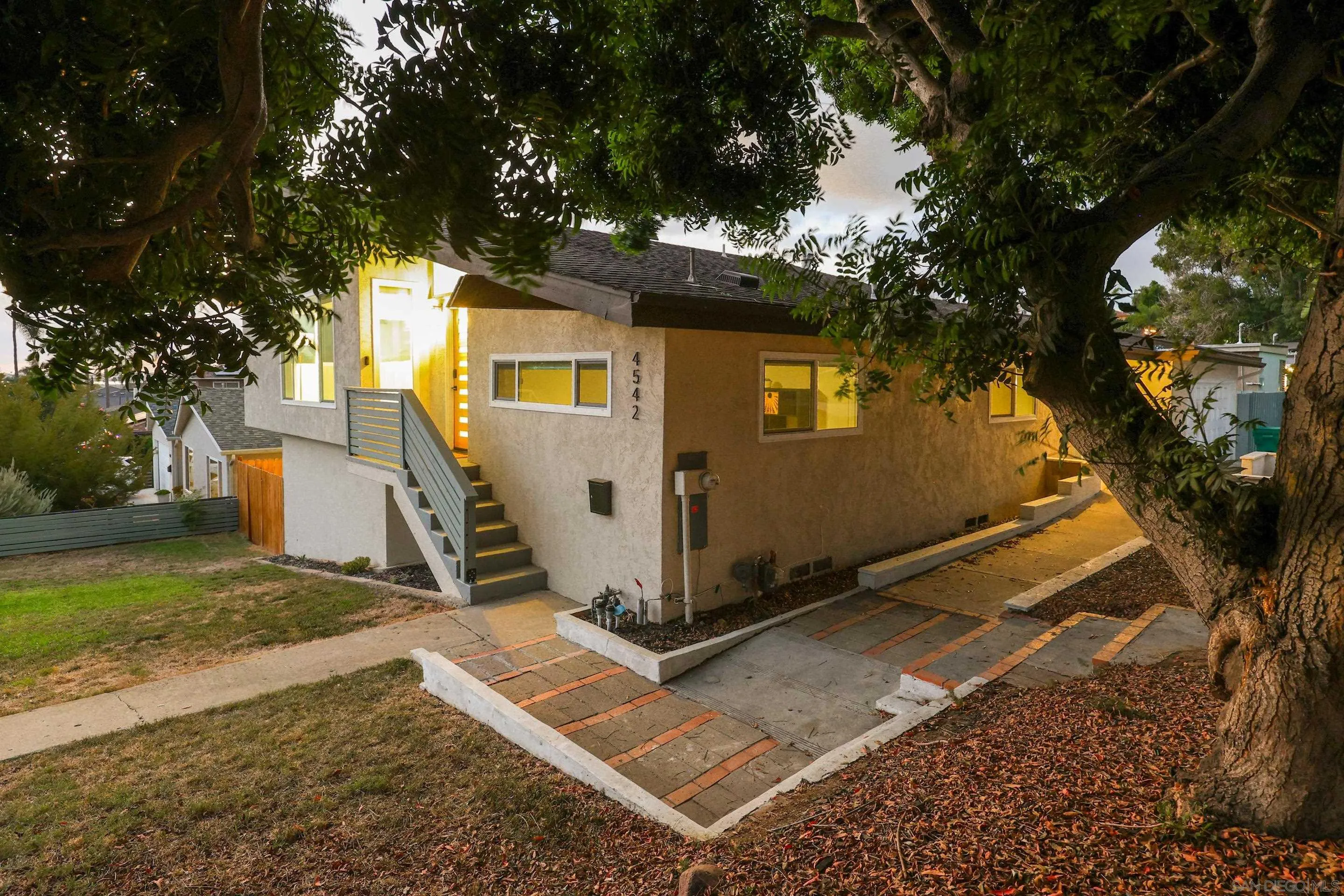 https://cdn.realtyfeed.com/cdn/127/260023278/99534c209c842a9ede642462daa3b3e4.webp