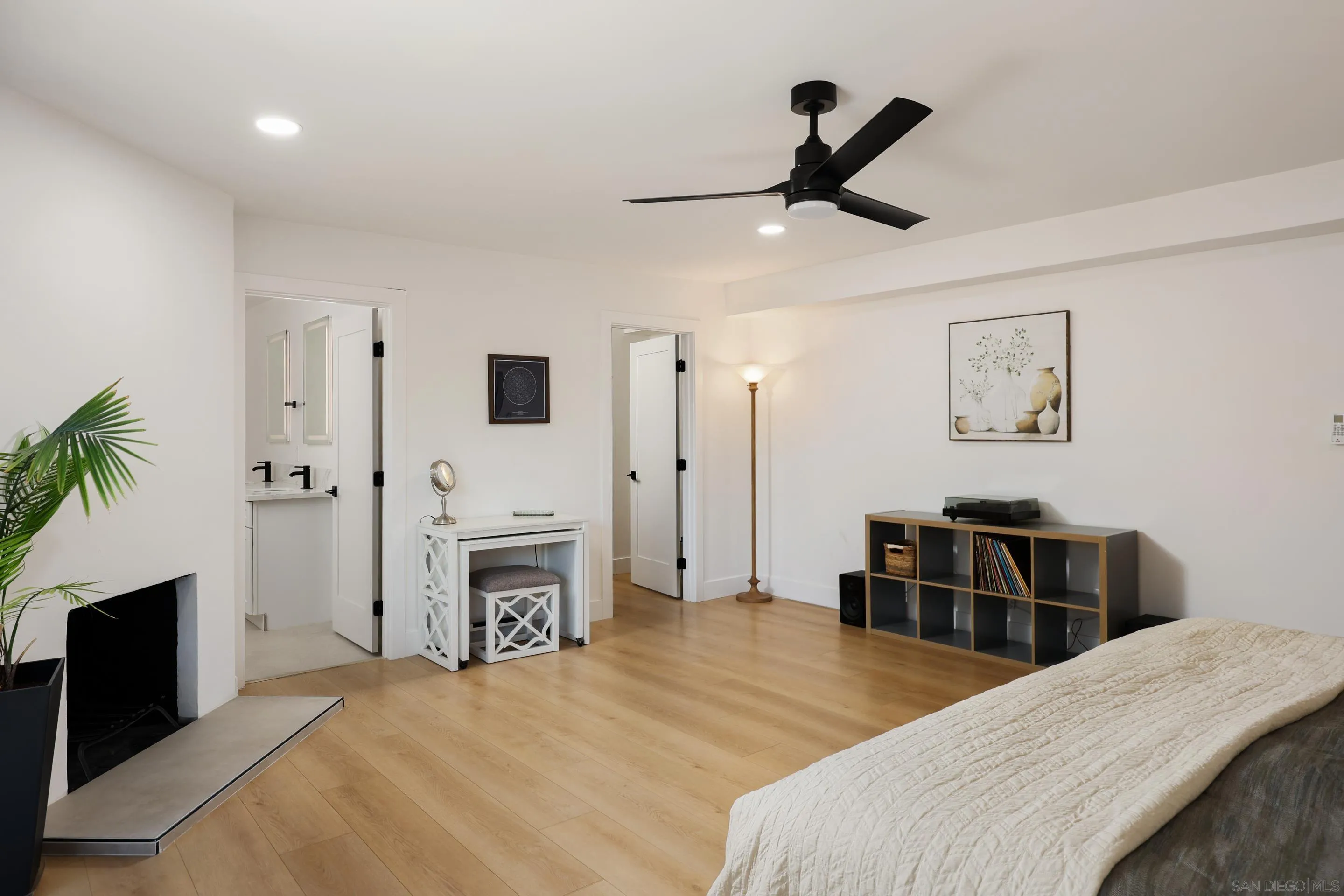 https://cdn.realtyfeed.com/cdn/127/260023278/d5ff897ace68244c27ee2b43a76a82cb.webp