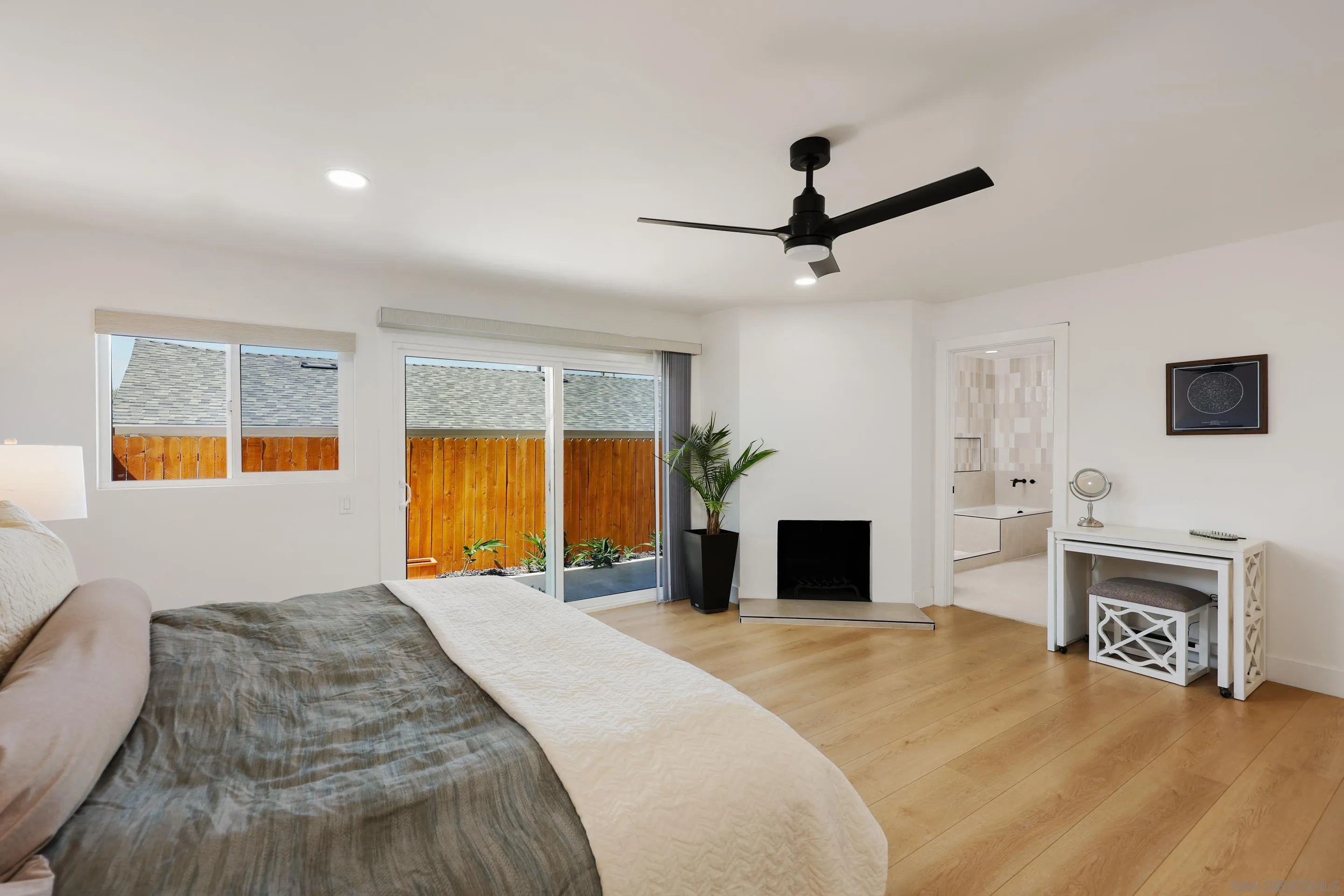 https://cdn.realtyfeed.com/cdn/127/260023278/efa5f039cc324b717b81489c44fc8578.webp