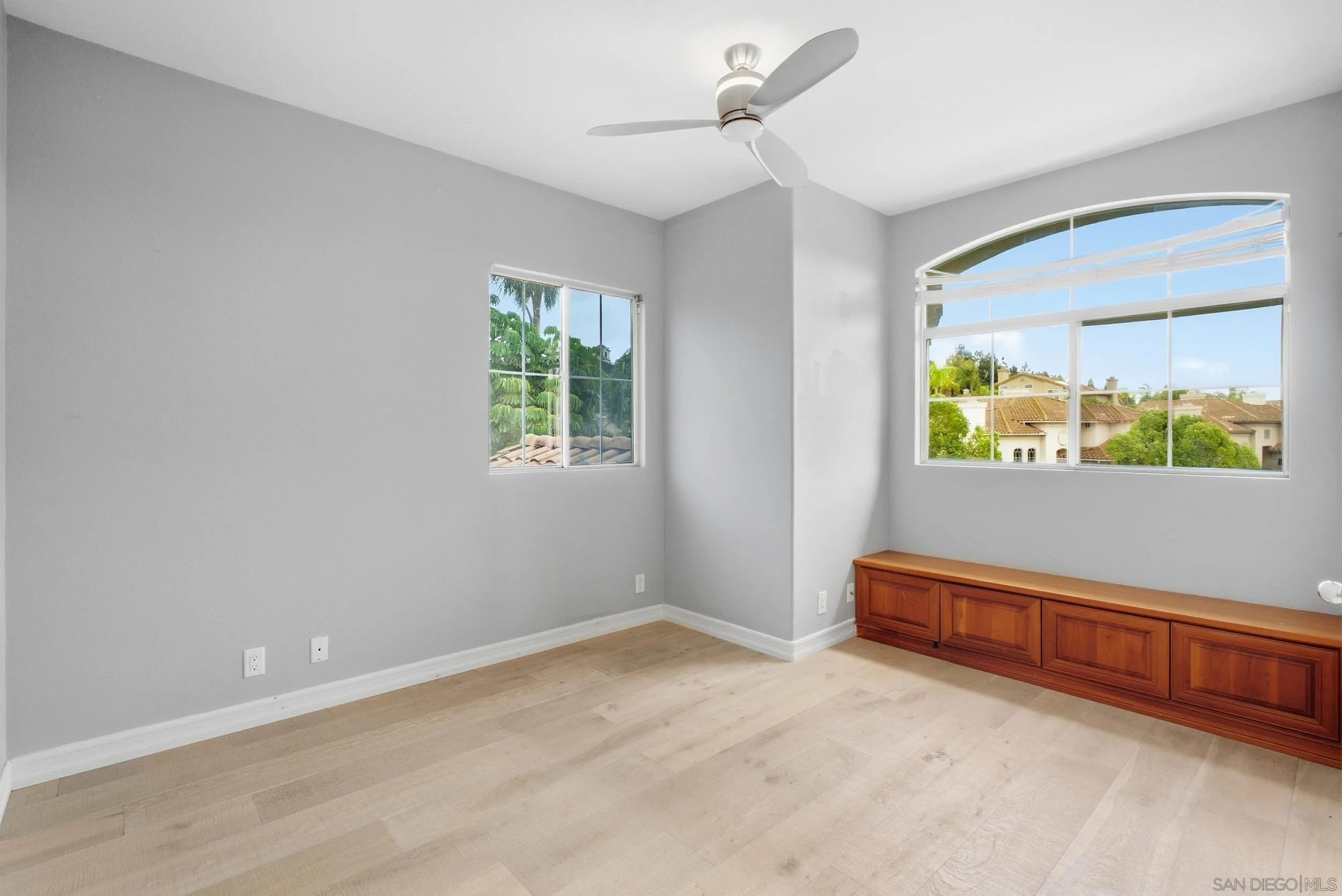 https://cdn.realtyfeed.com/cdn/127/260023282/4cc7d1568a612f1d30c7bc9b4a32c59a.webp
