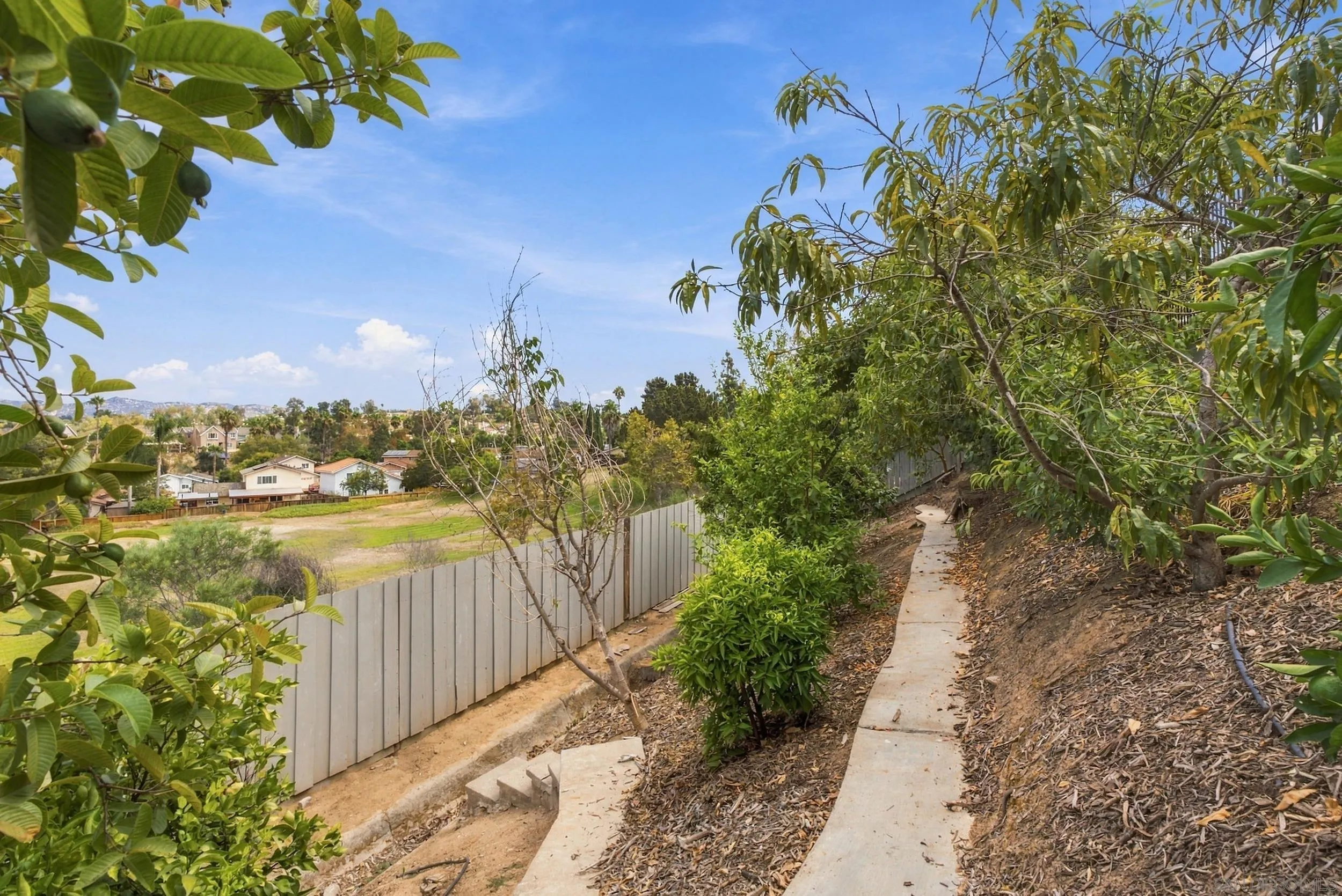 https://cdn.realtyfeed.com/cdn/127/260023282/741b4b1a9b32d08693ec926434fc1360.webp