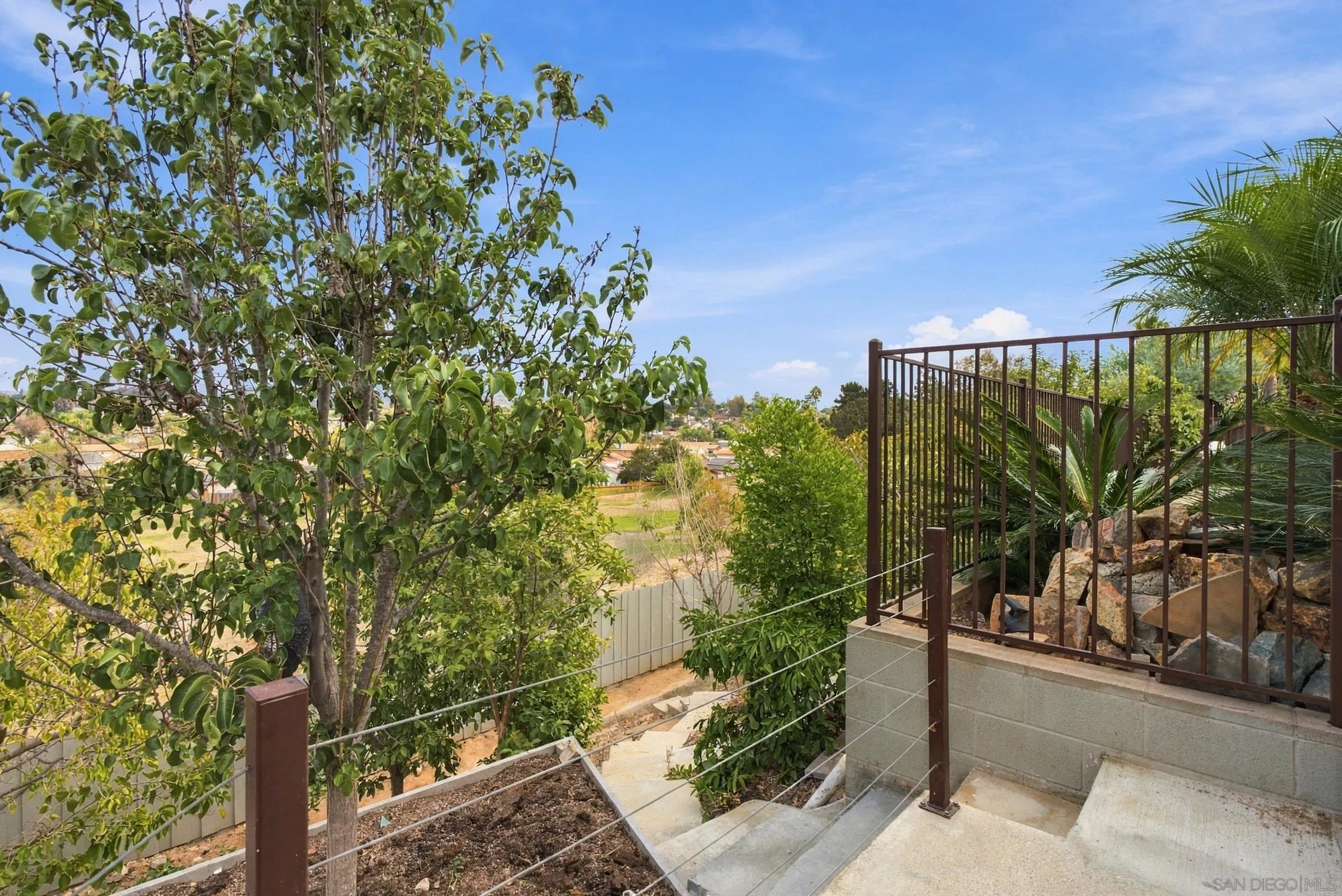 https://cdn.realtyfeed.com/cdn/127/260023282/7902b3eec07a3c92bf8ecd4aa24866ec.webp