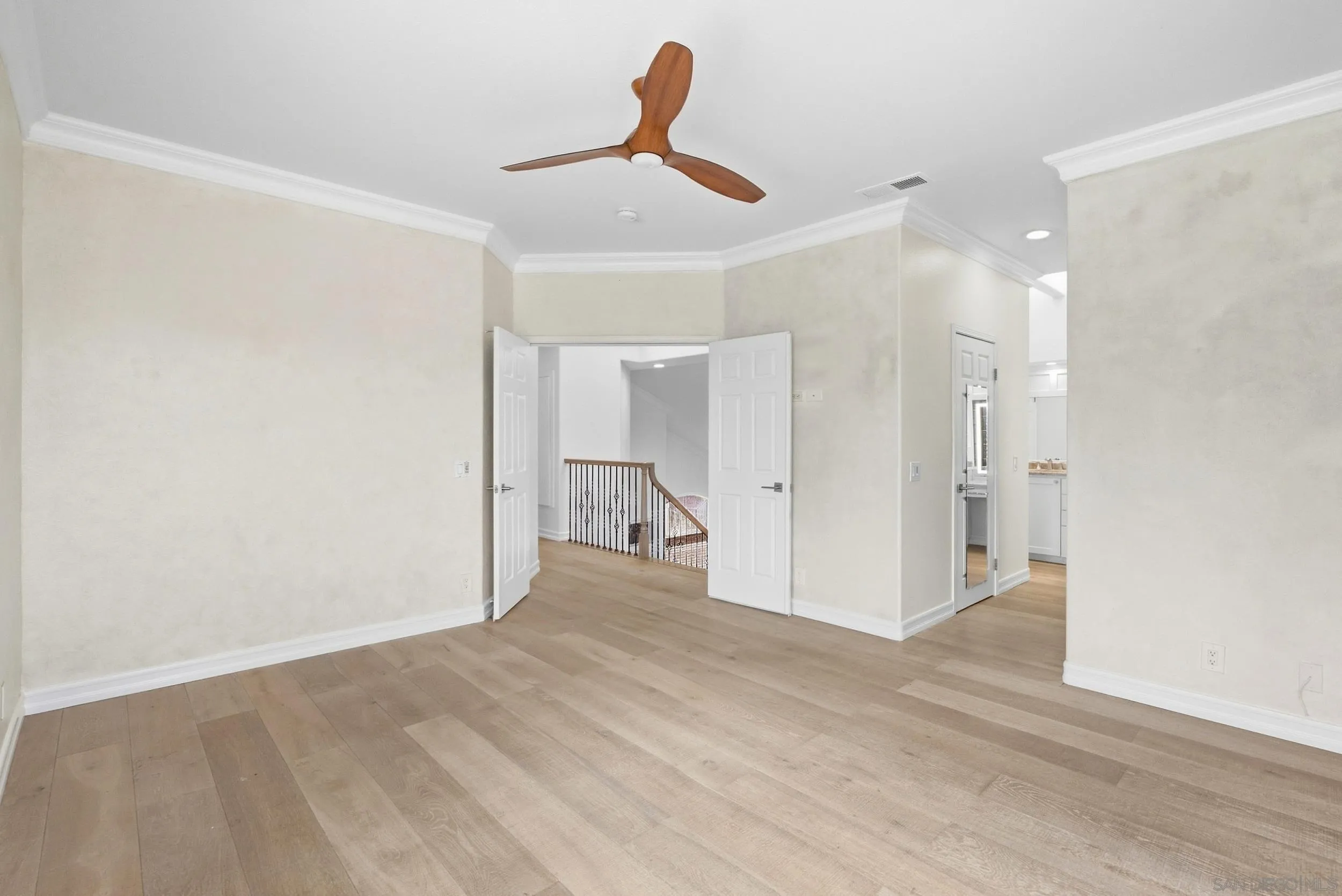 https://cdn.realtyfeed.com/cdn/127/260023282/9581548fad6c1cb931d84772fcd035b0.webp