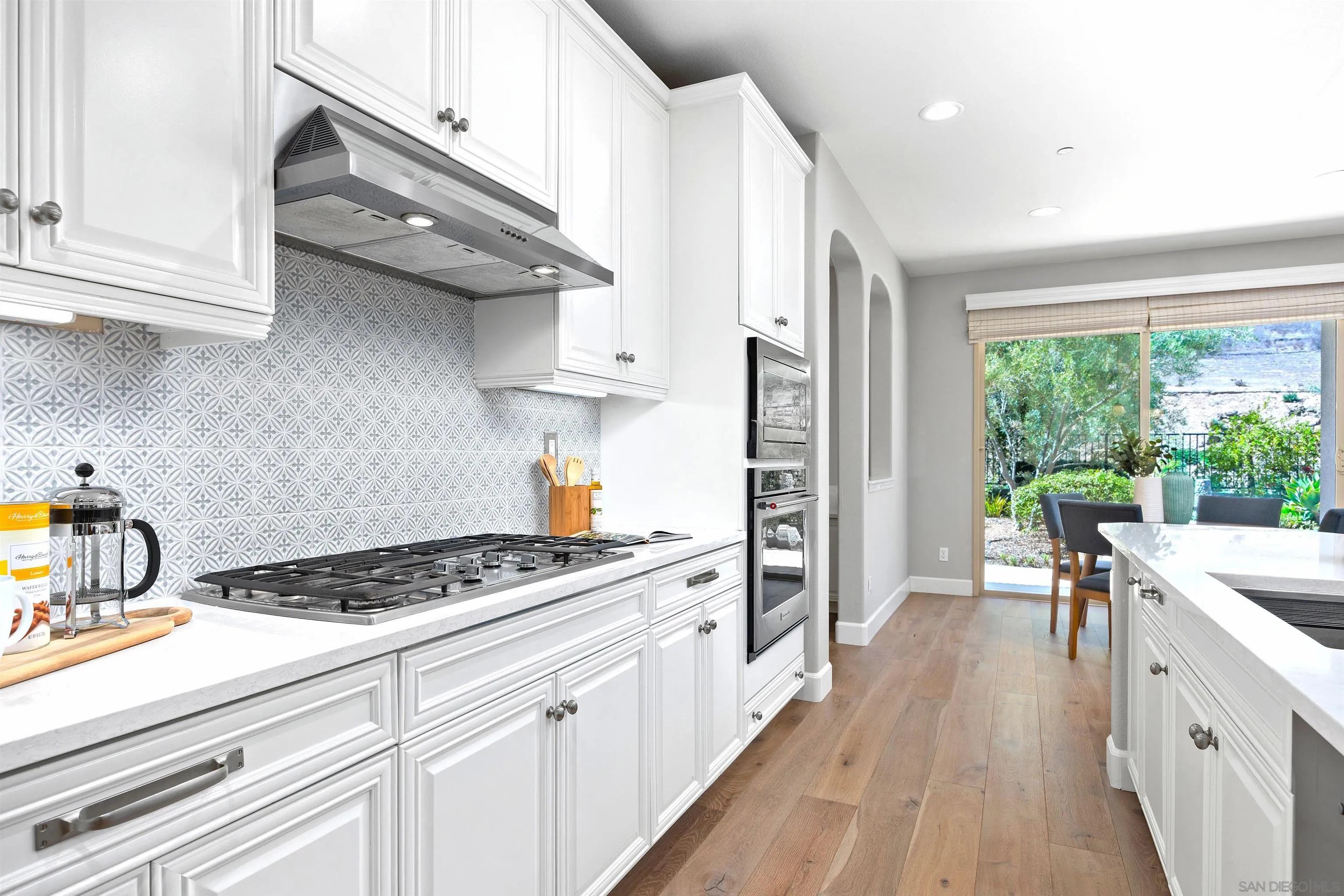 https://cdn.realtyfeed.com/cdn/127/260023285/bc157b4a50433b9d413946e64ee103e9.webp