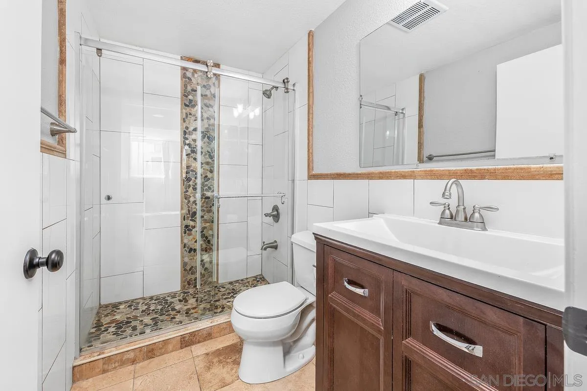 https://cdn.realtyfeed.com/cdn/127/260023288/492dbe1309952cd5b765a2d736d0aeb4.webp