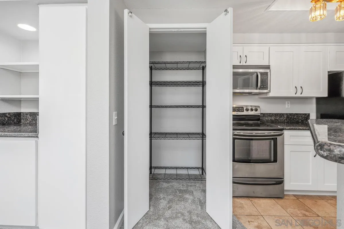 https://cdn.realtyfeed.com/cdn/127/260023288/8f0580ba944b4e84a5816460d831f530.webp