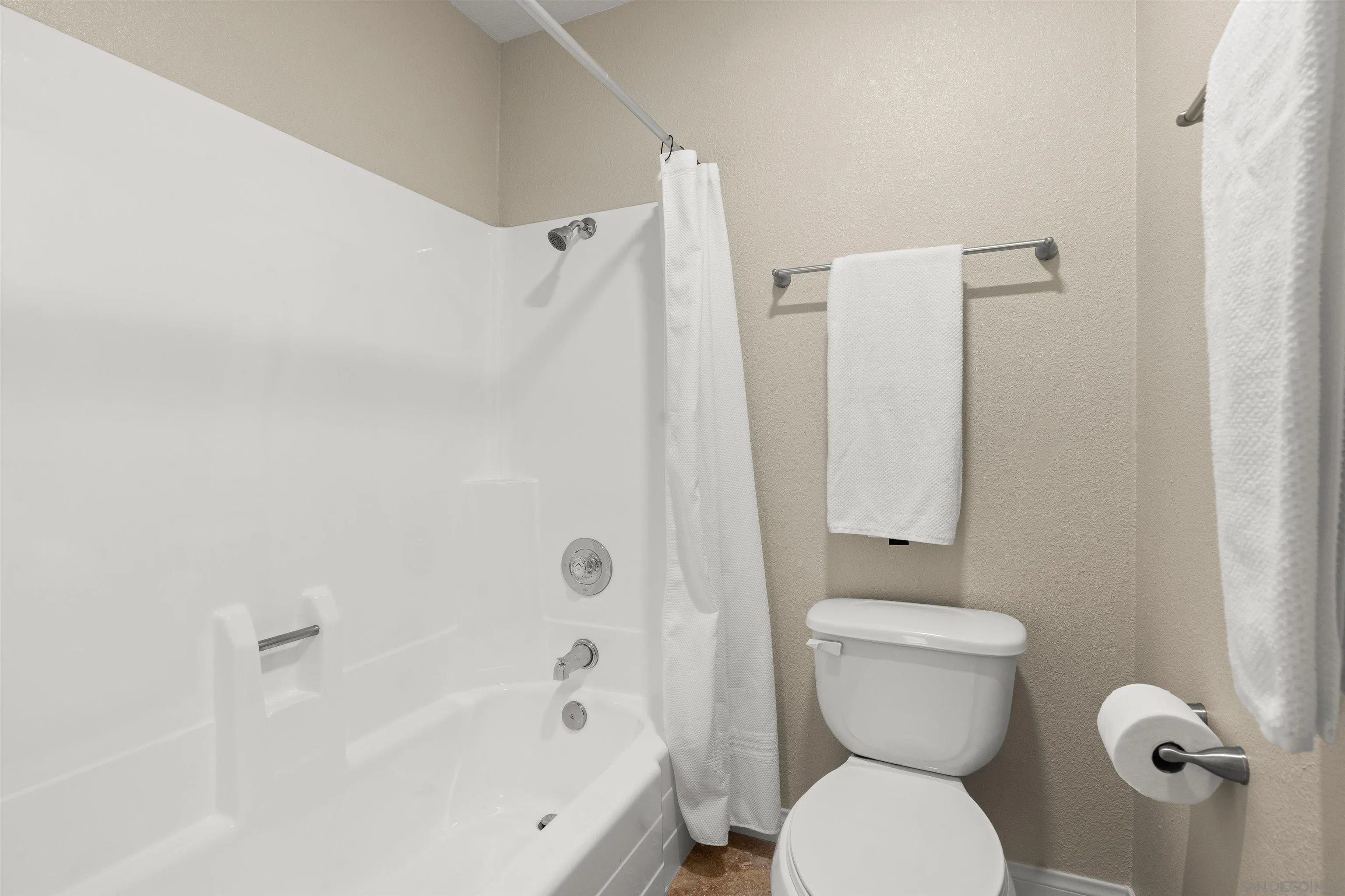 https://cdn.realtyfeed.com/cdn/127/260023291/059df492481dbd118b84a38850dac726.webp