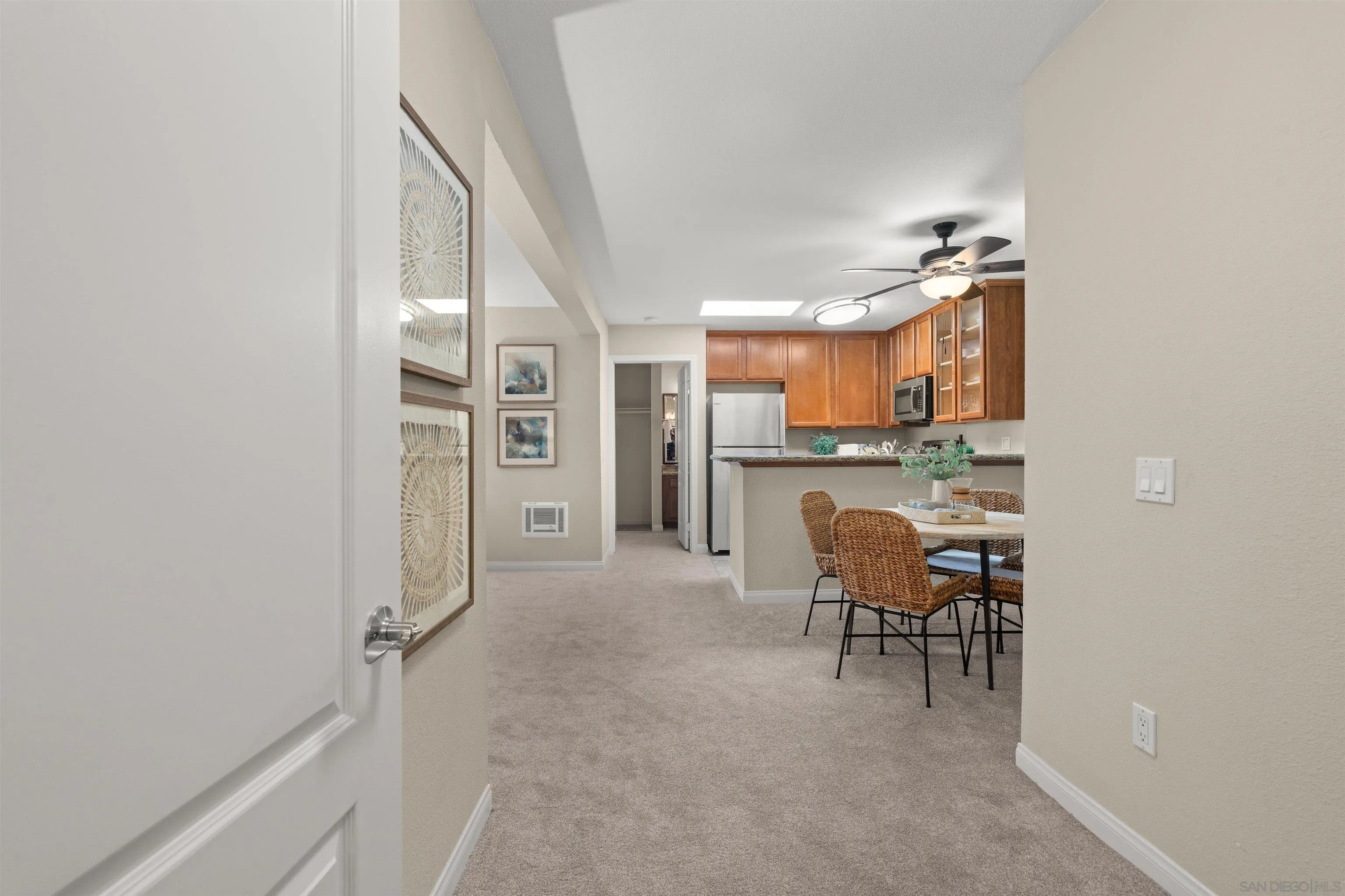 https://cdn.realtyfeed.com/cdn/127/260023291/6aecf67b52429a6cf0293d5df1dd5fa2.webp