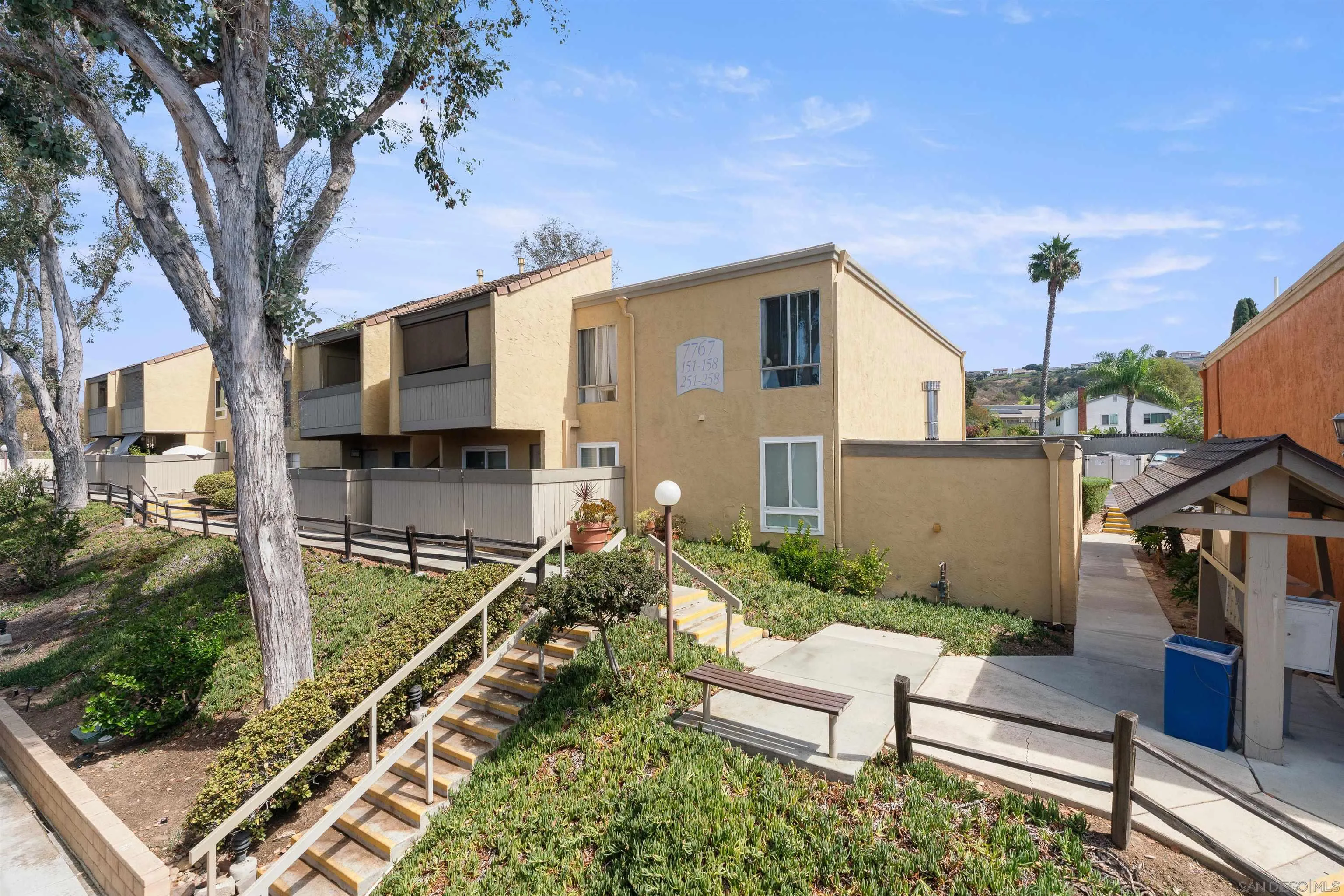 https://cdn.realtyfeed.com/cdn/127/260023291/93ad3ea29c067b7422626fd0abe263b9.webp