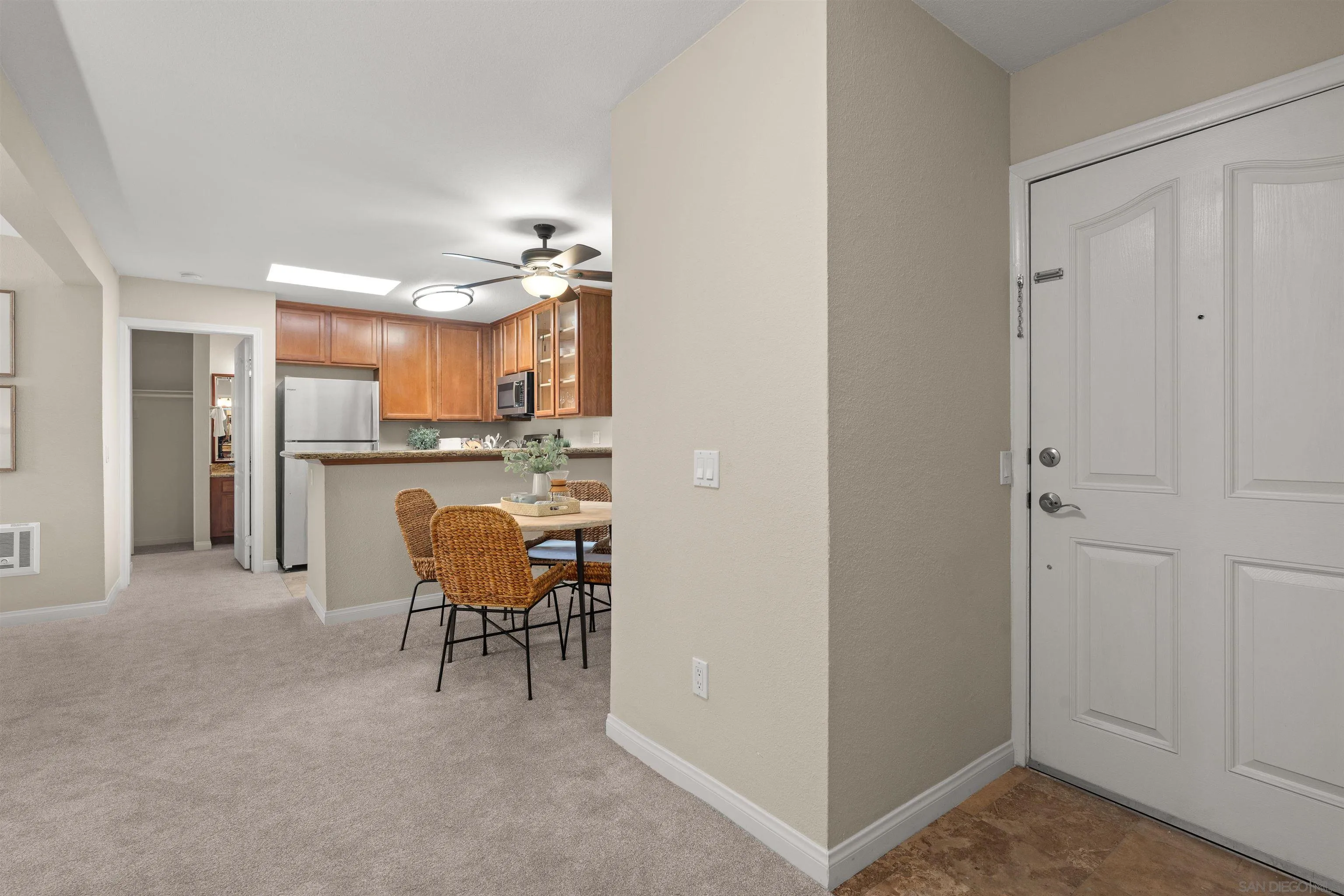 https://cdn.realtyfeed.com/cdn/127/260023291/941fc844a6a9ee21dff236070f9dc59b.webp