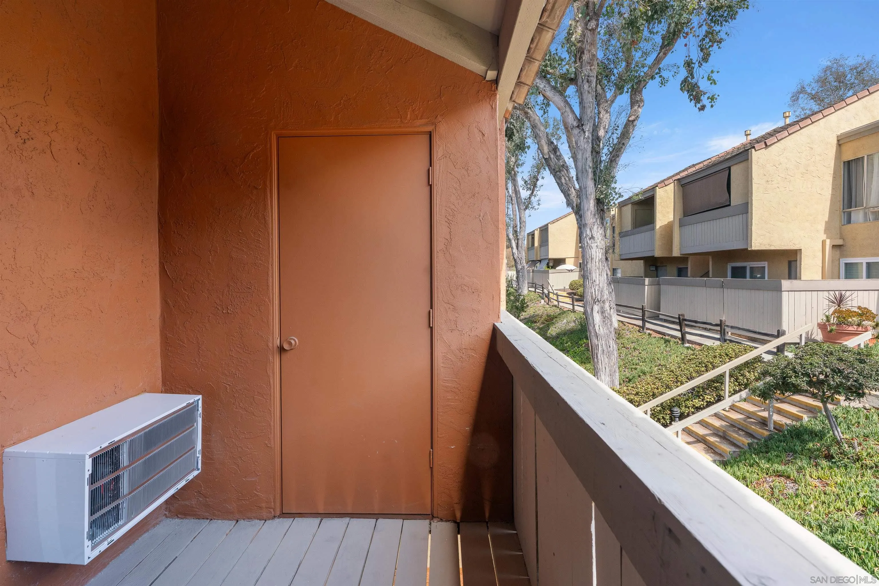 https://cdn.realtyfeed.com/cdn/127/260023291/c186ee7055d7411b03e2930143d12976.webp