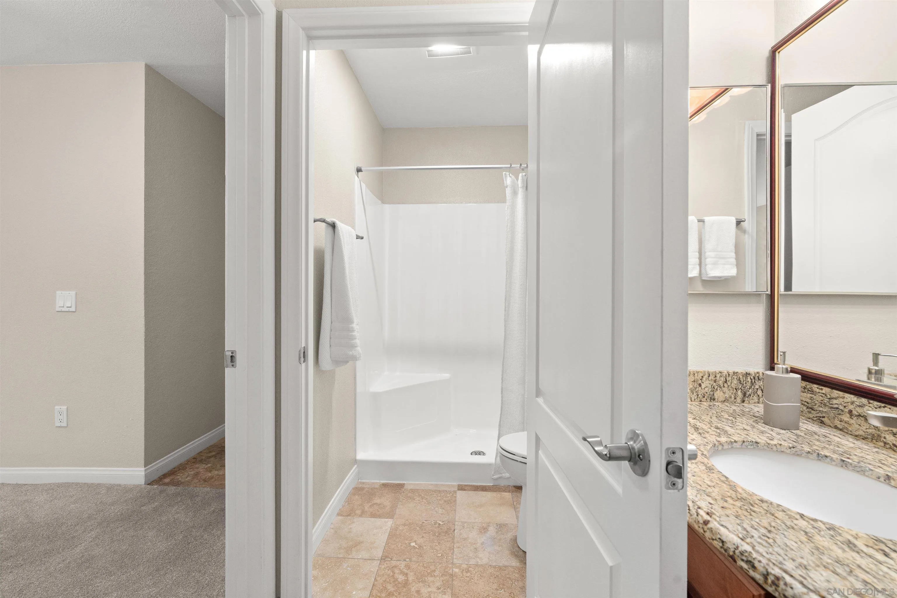 https://cdn.realtyfeed.com/cdn/127/260023291/c63fdb68c58016a1cb2f70e294a0b1d8.webp