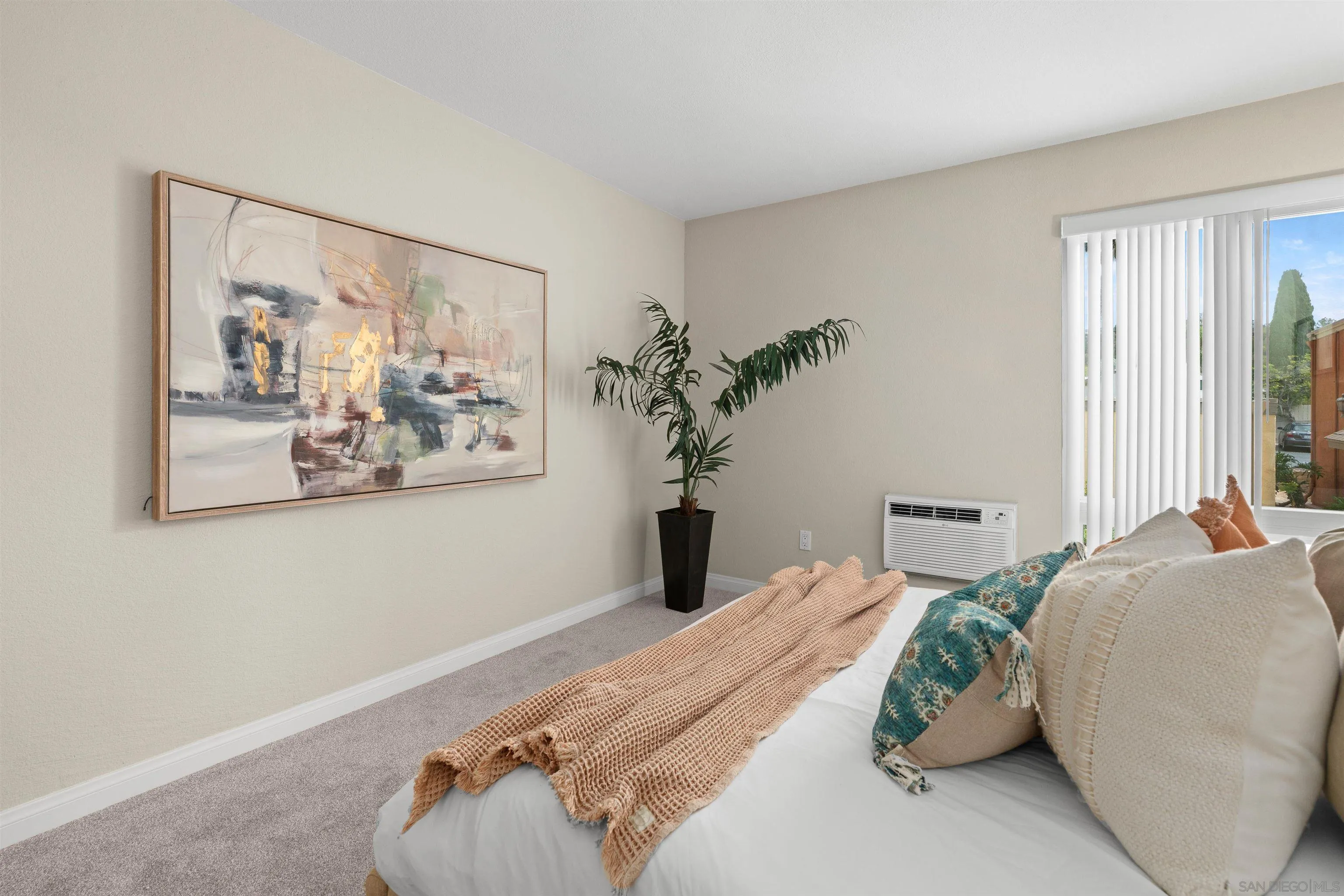 https://cdn.realtyfeed.com/cdn/127/260023291/dd1ad9eb1051b7b3da5d6e77a96ca5e3.webp