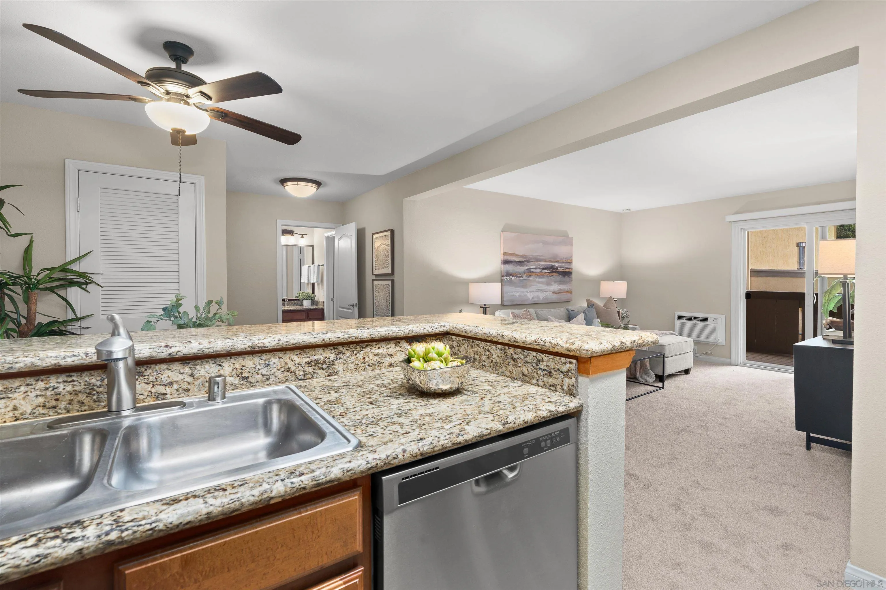https://cdn.realtyfeed.com/cdn/127/260023291/f86bd5bf1721d4e9483d38bd6d25ee9b.webp