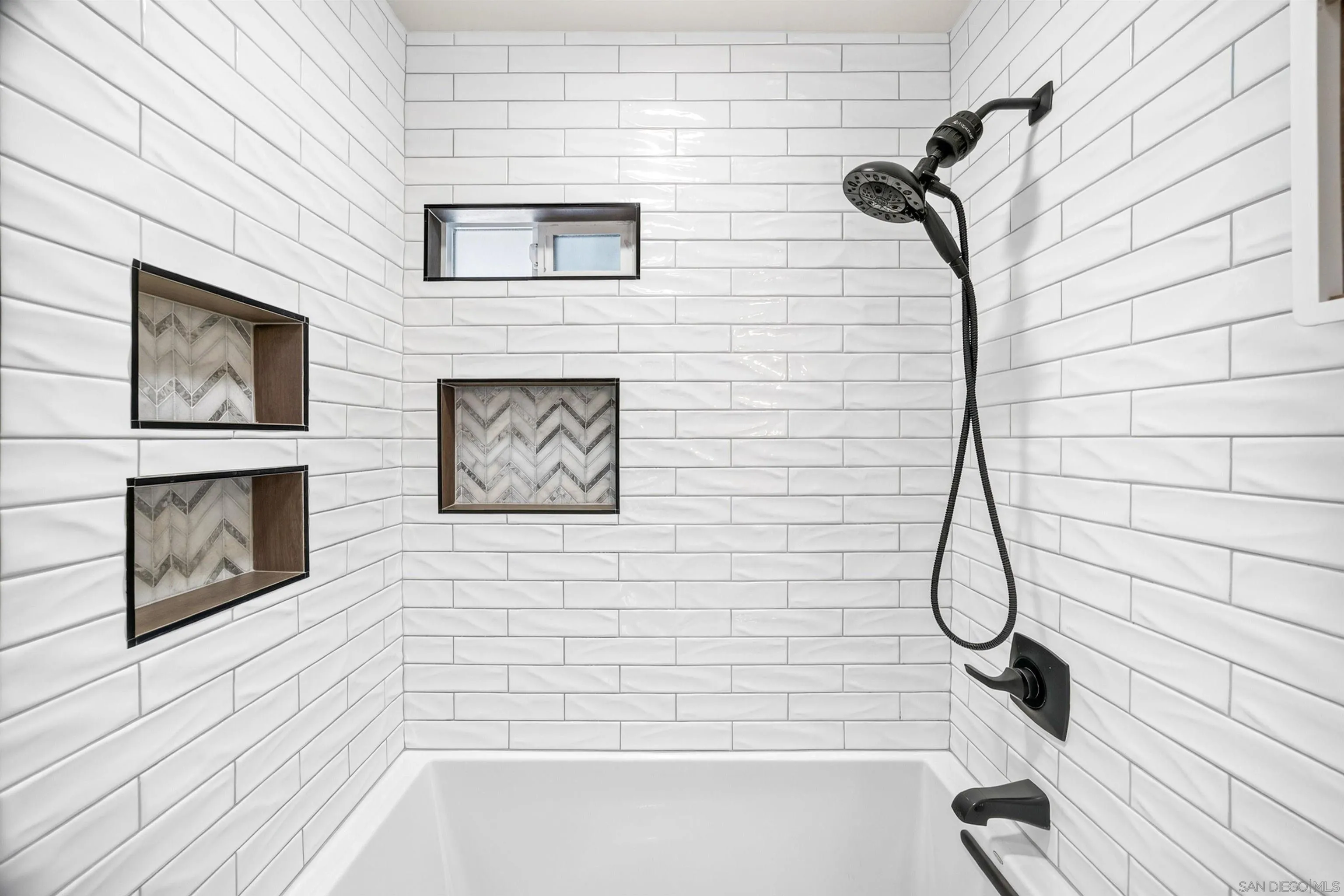 https://cdn.realtyfeed.com/cdn/127/260023293/2128ac5794787f03ff0fa52f7fb15bbb.webp