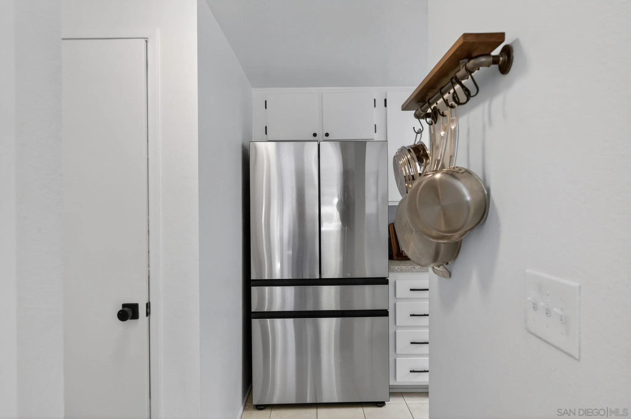 https://cdn.realtyfeed.com/cdn/127/260023298/094539a424b541c2c14e20df8481b066.webp