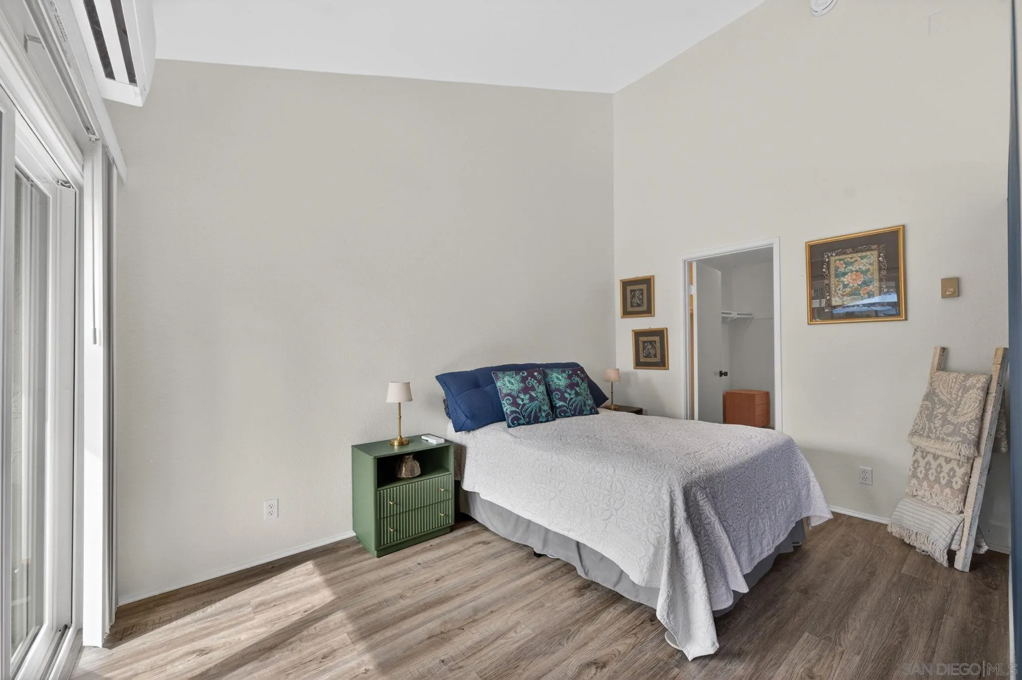 https://cdn.realtyfeed.com/cdn/127/260023298/1a8eeb1122c72408b61f942aea135d4b.webp
