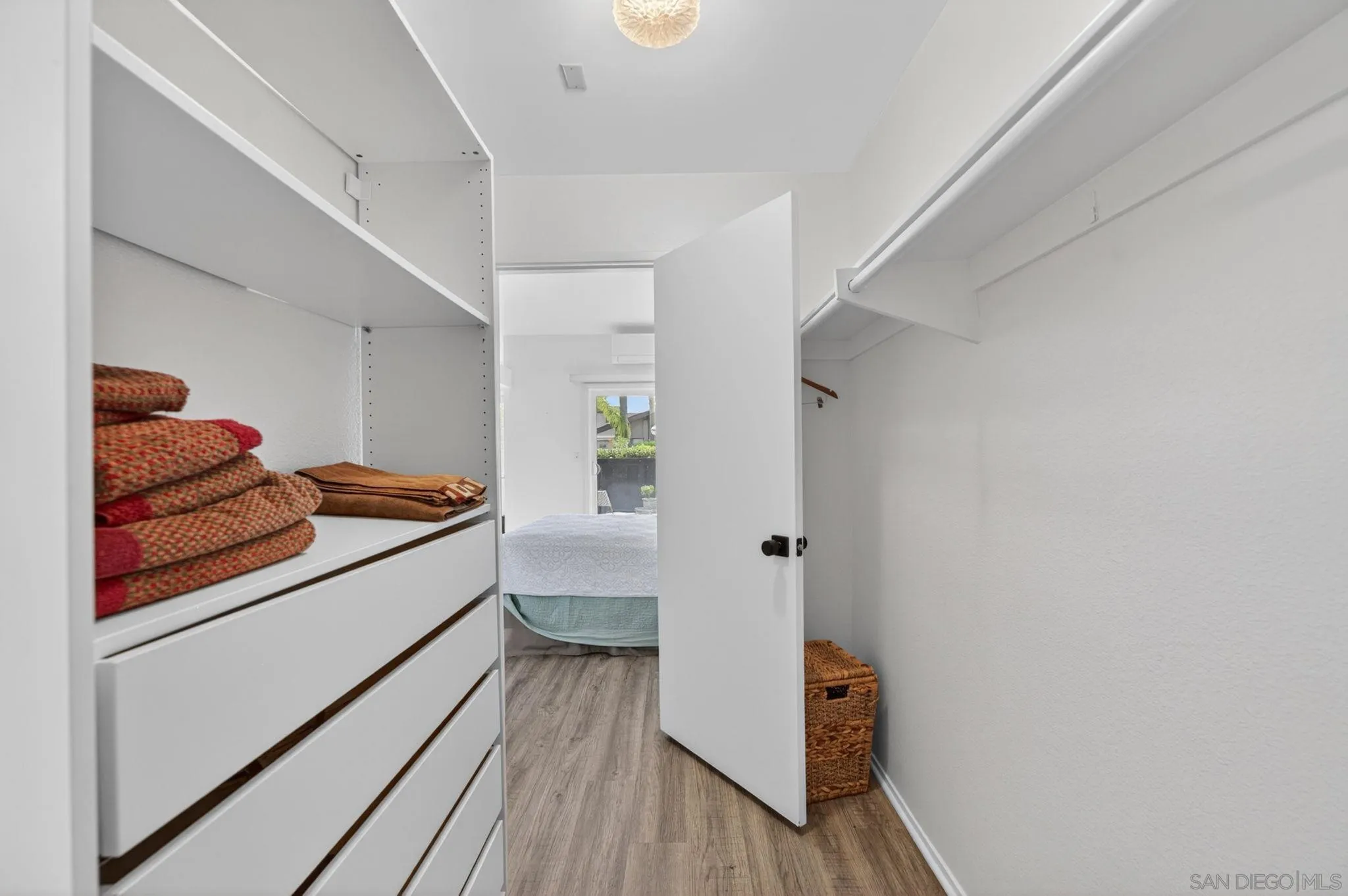 https://cdn.realtyfeed.com/cdn/127/260023298/372411f4852729de50f16d4e0a40a97b.webp