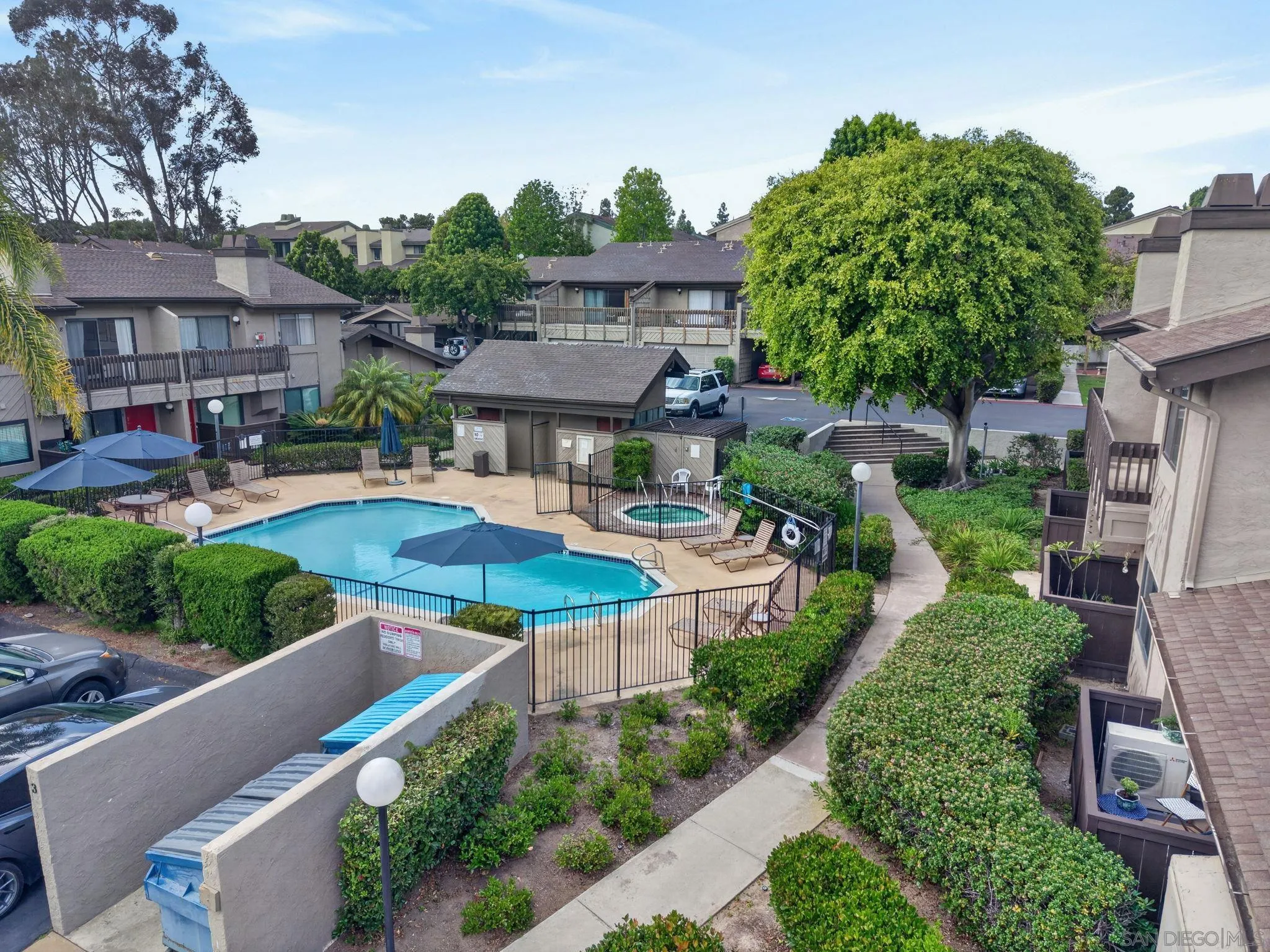 https://cdn.realtyfeed.com/cdn/127/260023298/e26d65acc56a81d2fdb315e650321c71.webp