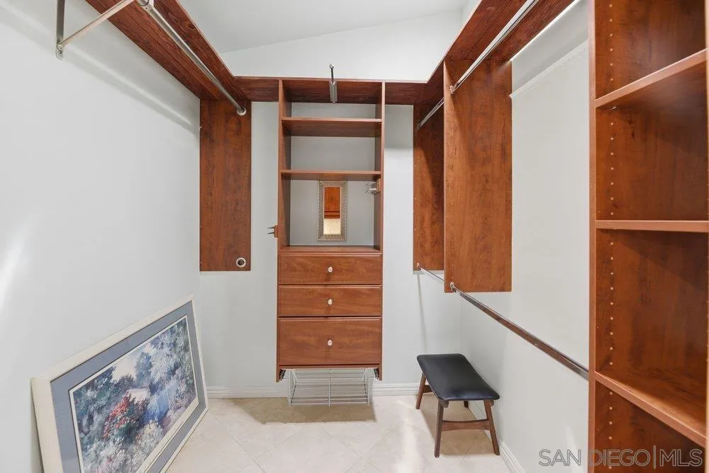 https://cdn.realtyfeed.com/cdn/127/260023299/f027b25919373d5770f24a4d16372281.webp
