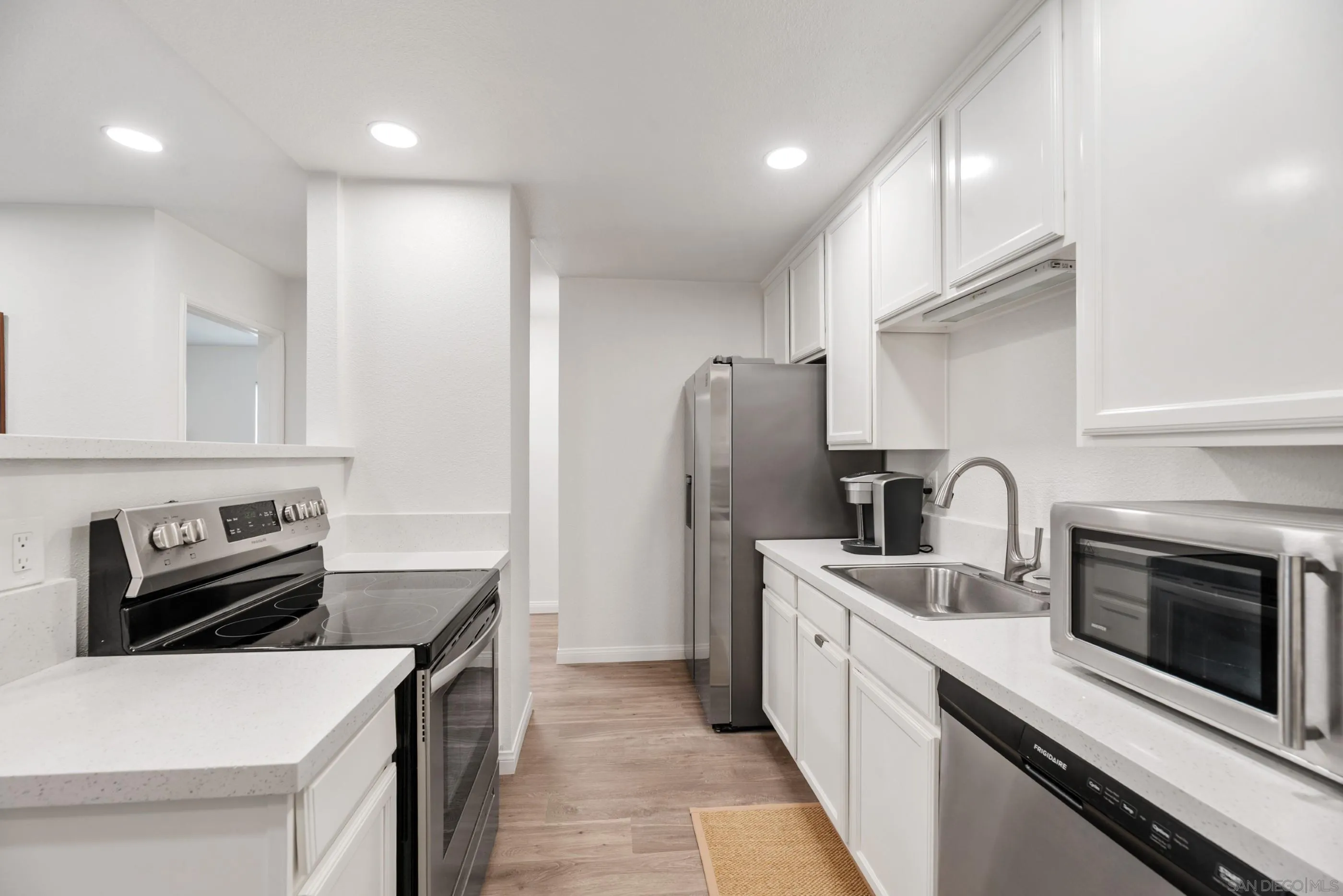 Photo #10: 2600233 Listing: Photo #10