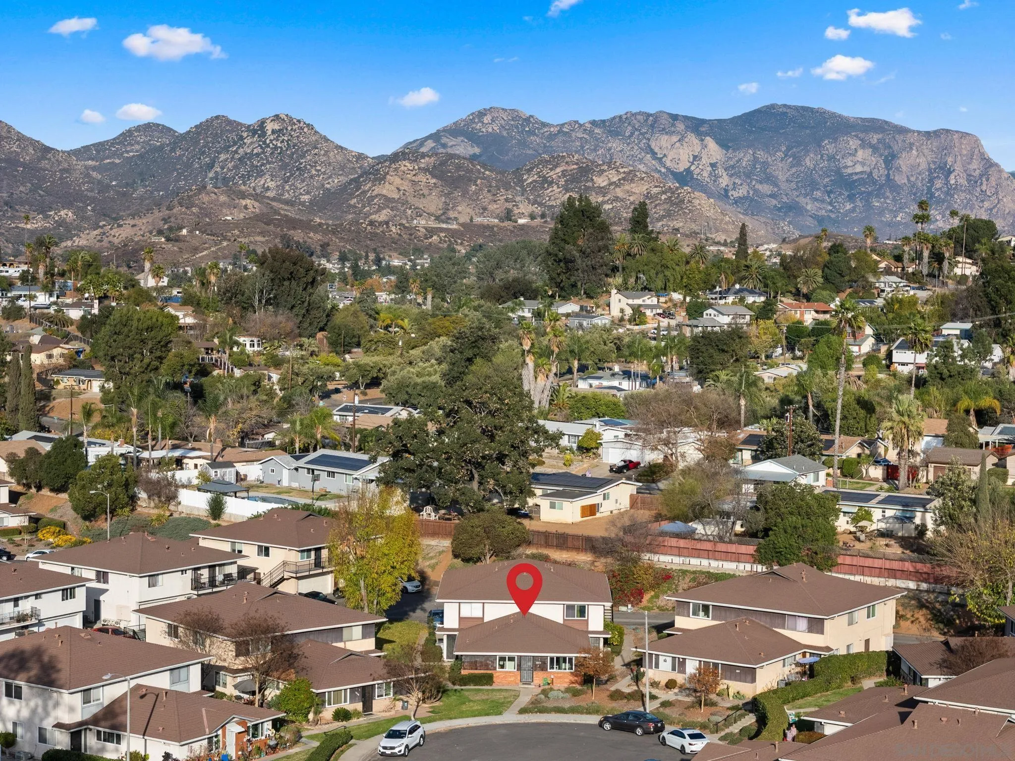 https://cdn.realtyfeed.com/cdn/127/260023300/1bf7b8d216c4dcb702d4d69f31f411a0.webp