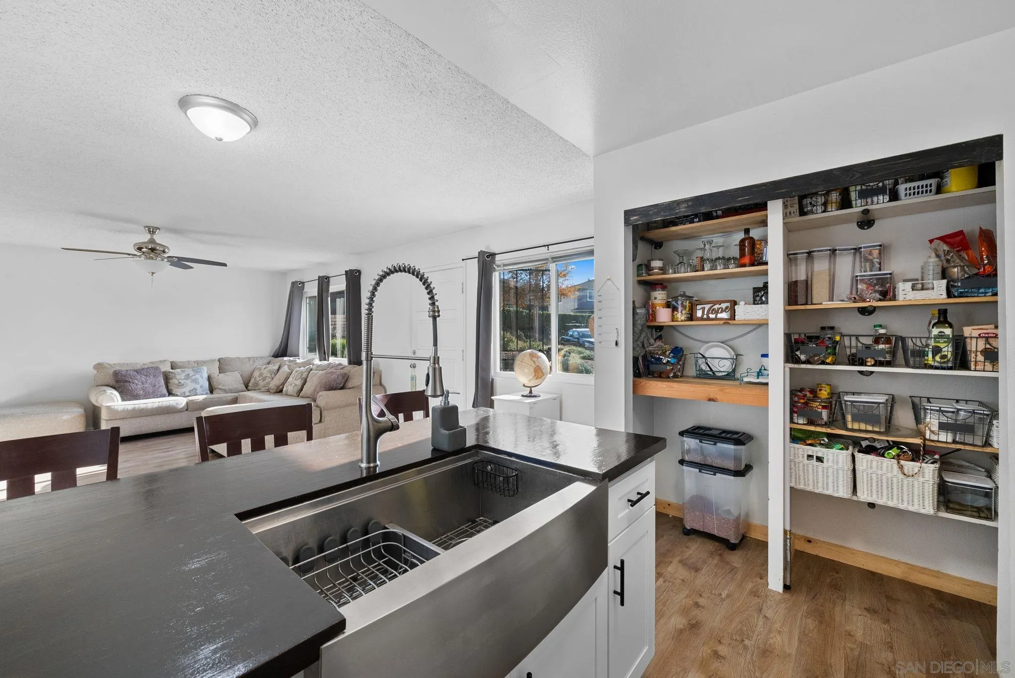 https://cdn.realtyfeed.com/cdn/127/260023300/c769e508d3a456cd27cfa3aea9498dcc.webp