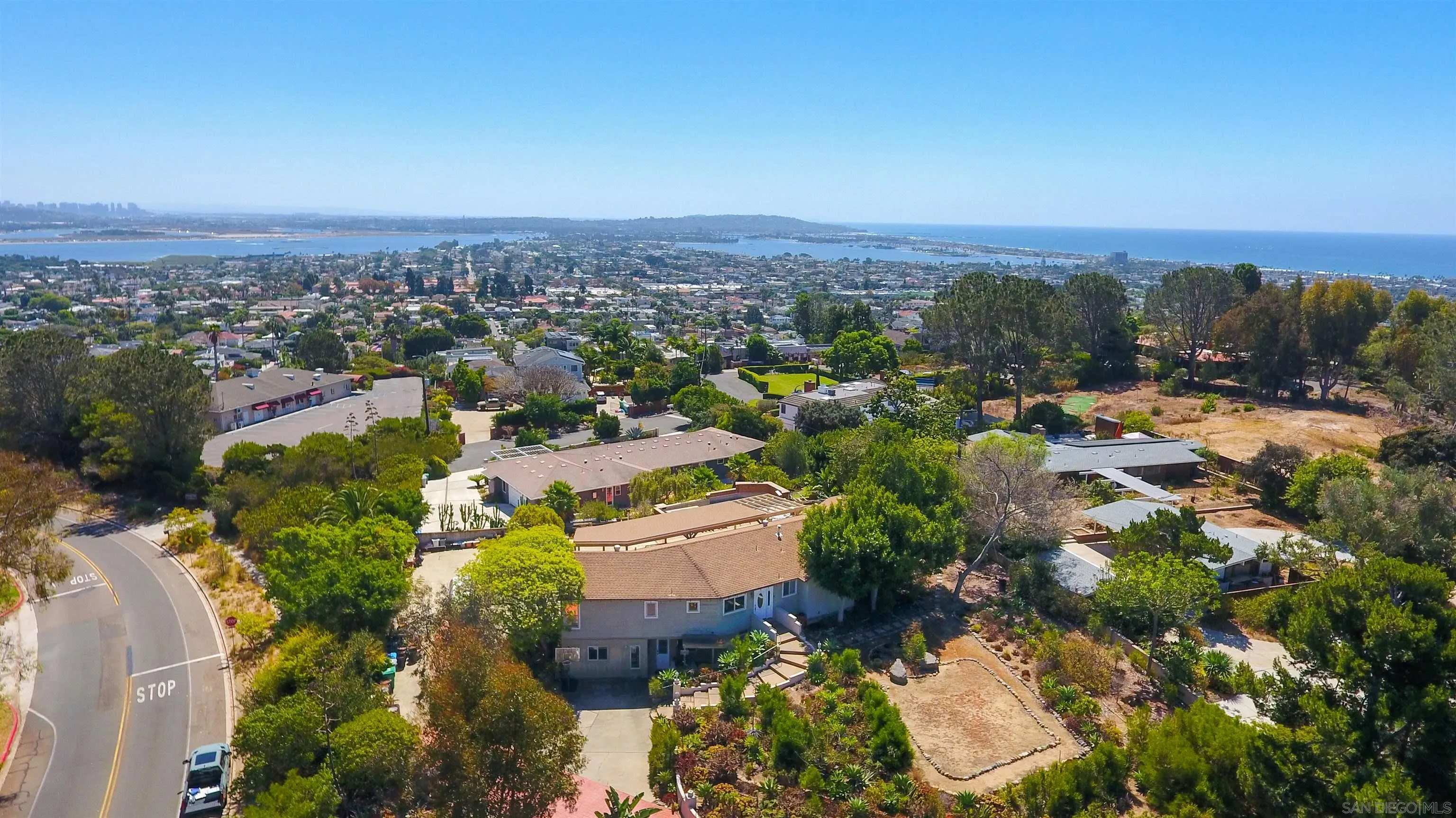 https://cdn.realtyfeed.com/cdn/127/260023301/371692e99f257892b0350af82b41f112.webp
