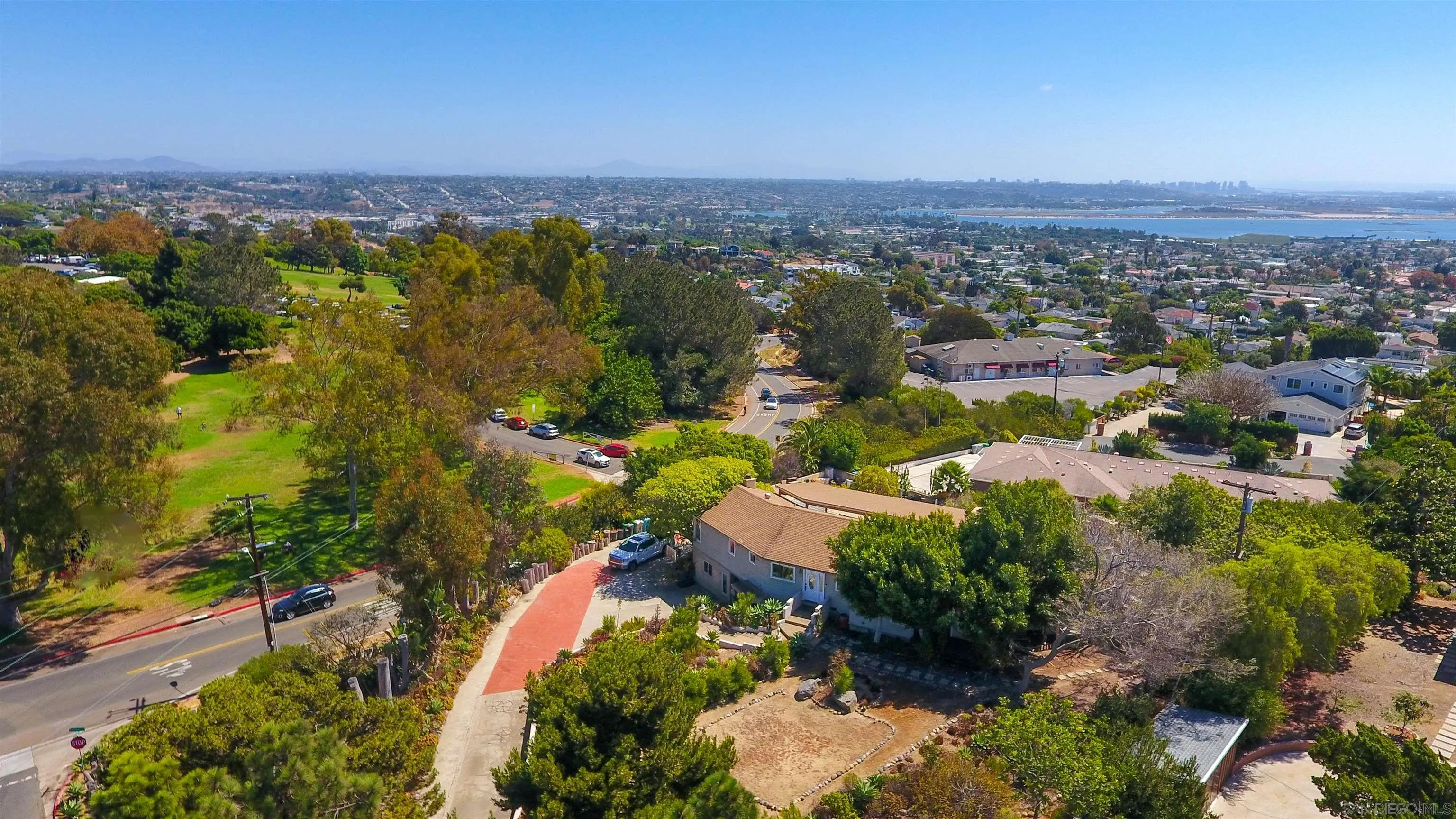 https://cdn.realtyfeed.com/cdn/127/260023301/4e940e92fe6da86ba28895a3ce20b86f.webp