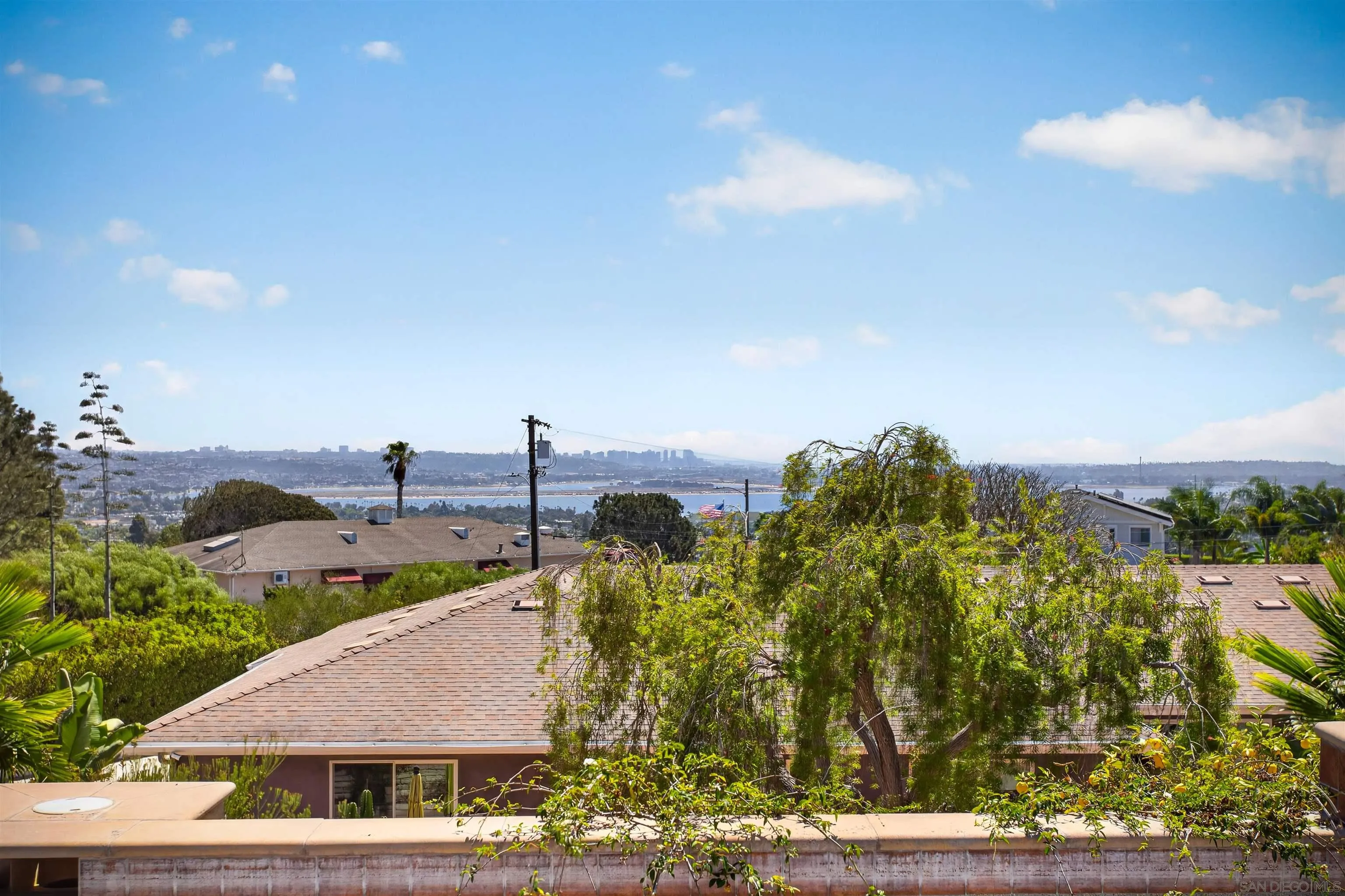 https://cdn.realtyfeed.com/cdn/127/260023301/6a300a60172ed773e6dc026ee9dde2bd.webp