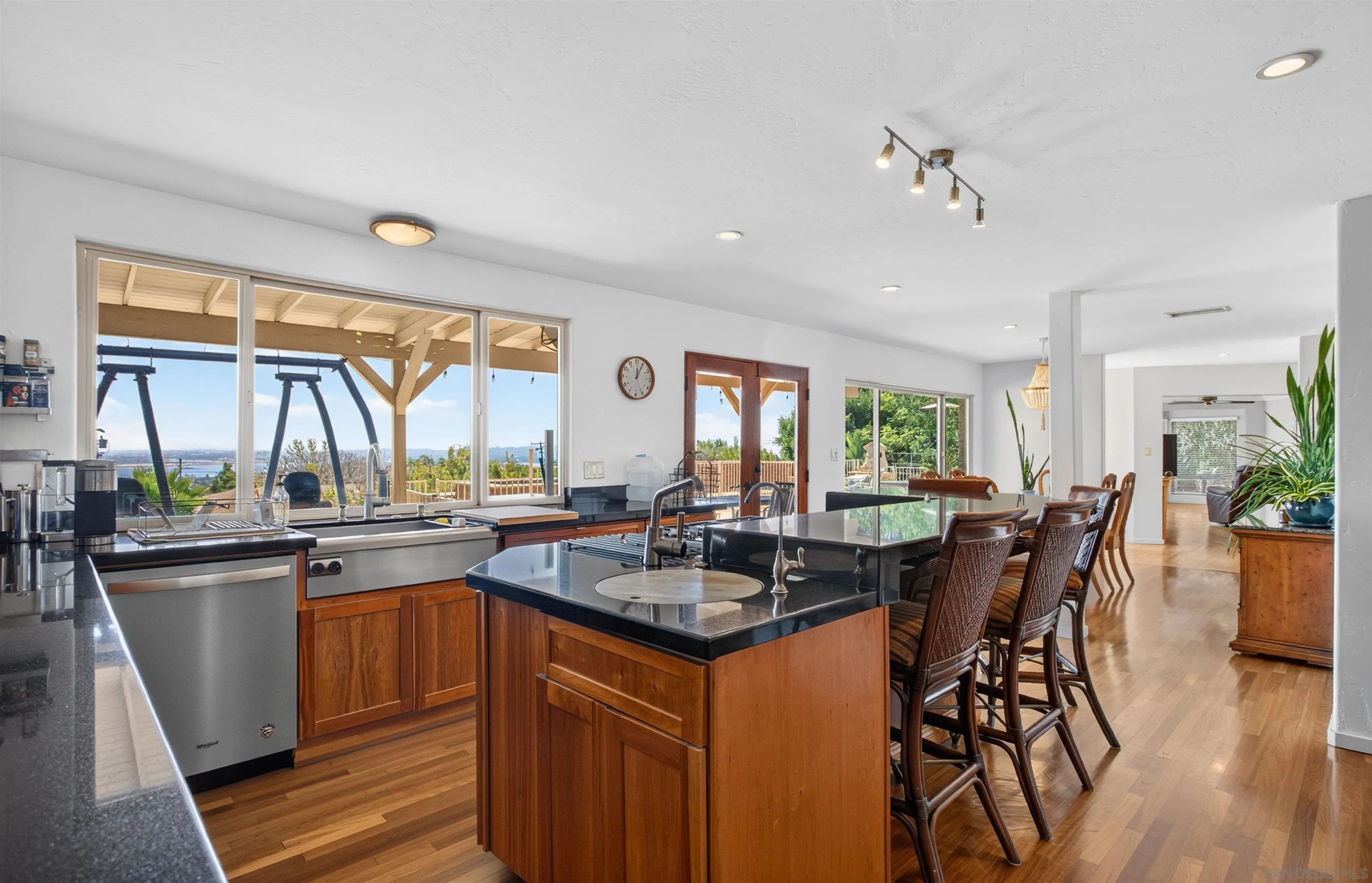 https://cdn.realtyfeed.com/cdn/127/260023301/7c8e7cadf2153e07eea56fc0ce0d13fc.webp