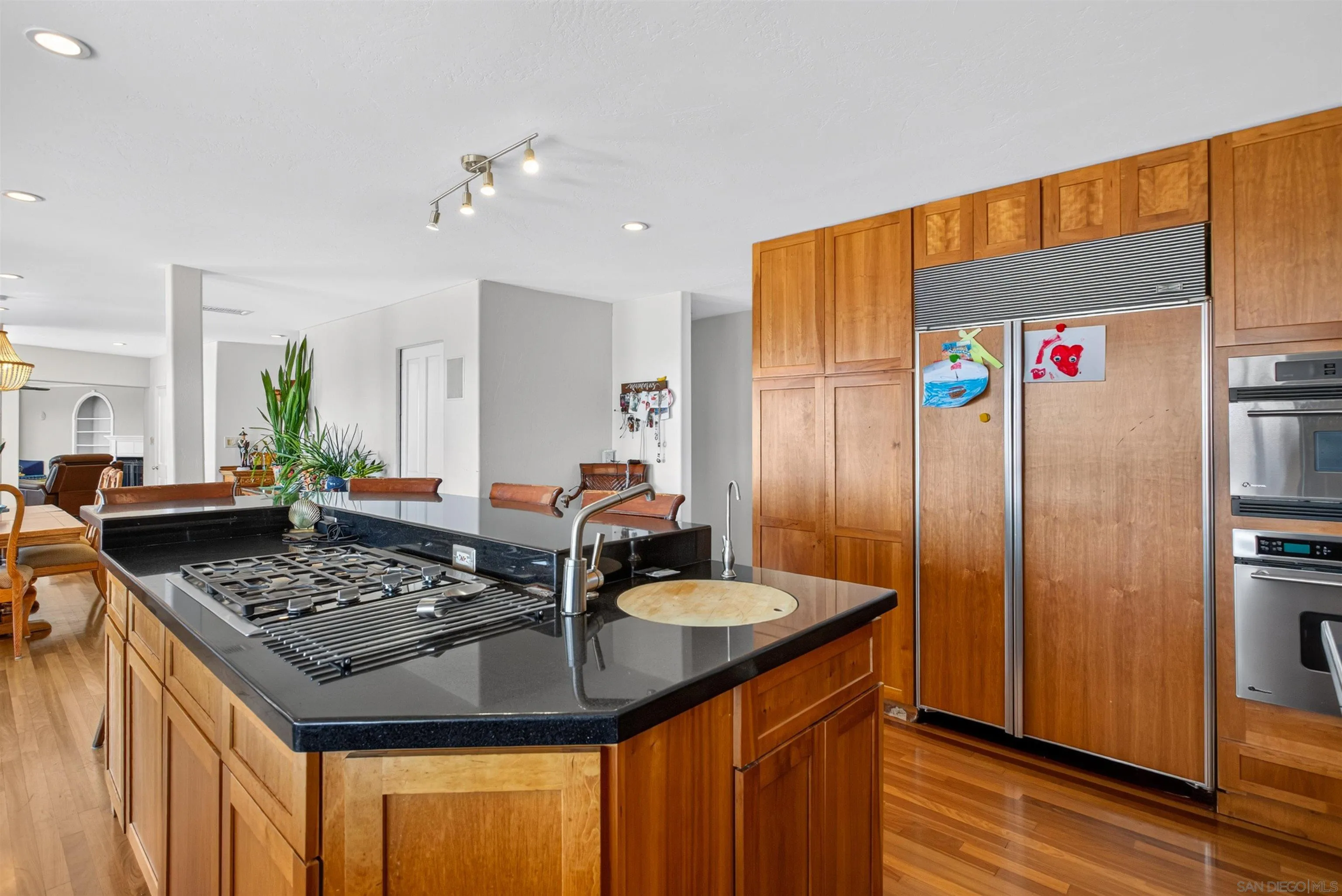 https://cdn.realtyfeed.com/cdn/127/260023301/9a323ca7a238edac959e4341f552f70a.webp