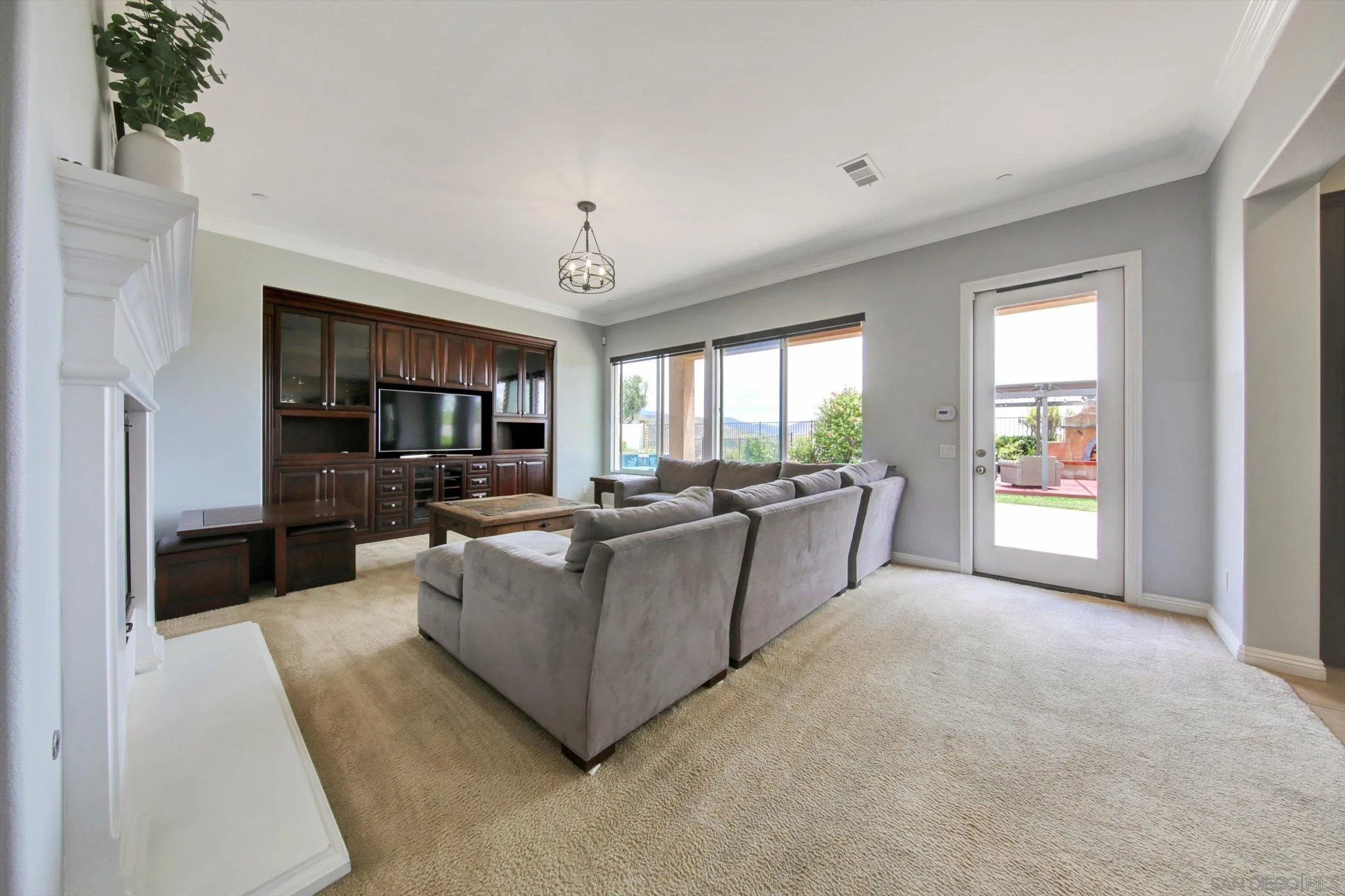 https://cdn.realtyfeed.com/cdn/127/260023303/c2ee02232e52ee55c0b75551aa75605b.webp