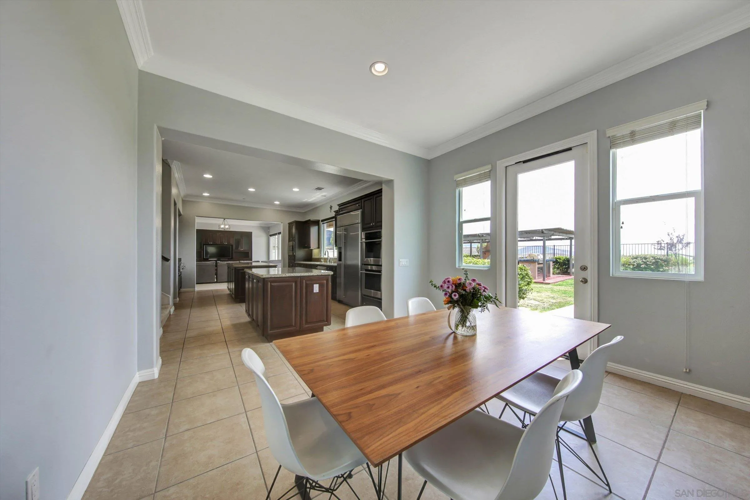 https://cdn.realtyfeed.com/cdn/127/260023303/efdffef5f7b75e36bae78d4d20d01552.webp