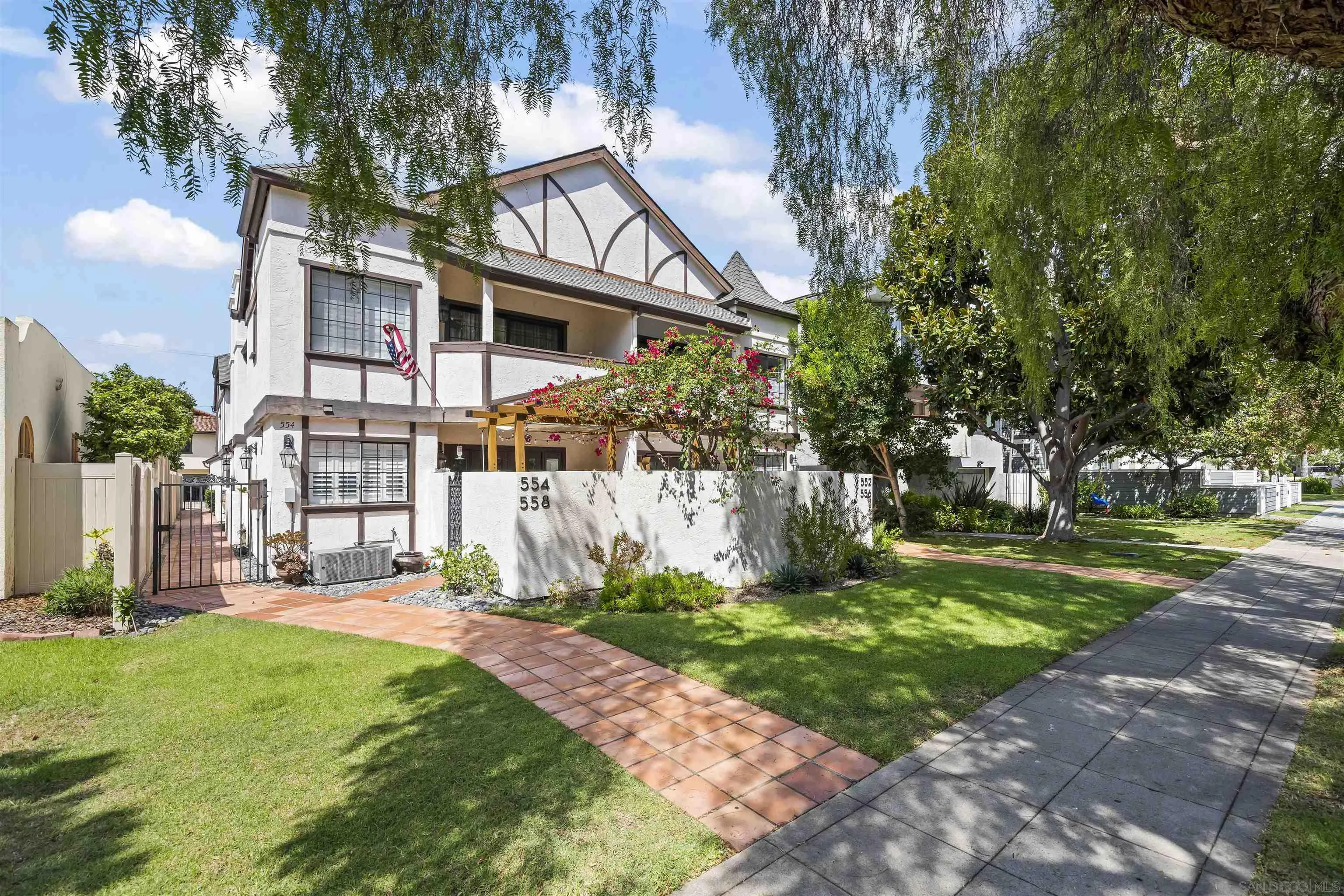 https://cdn.realtyfeed.com/cdn/127/260023304/06aad4b3dba701fdb733711505cb5535.webp